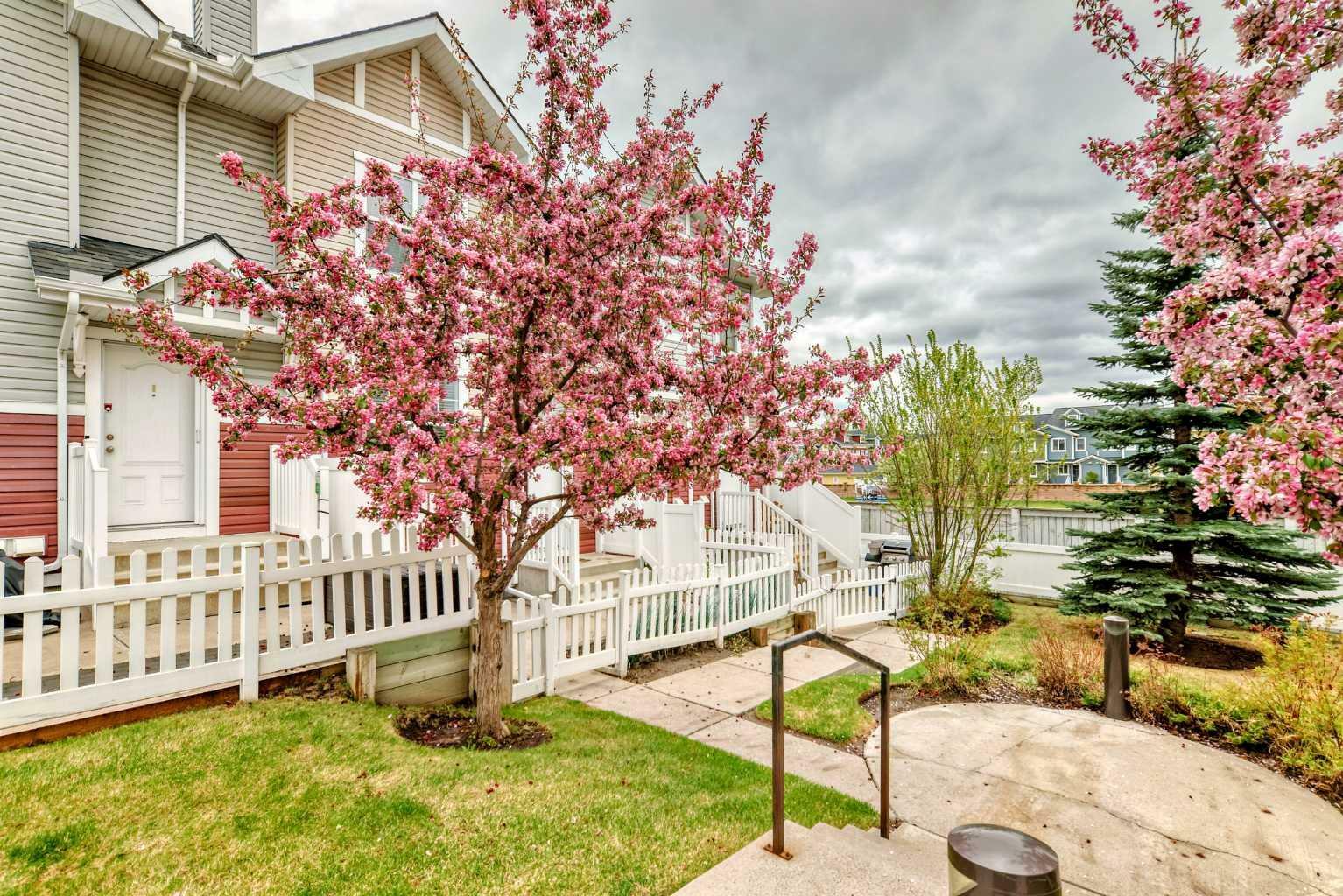 Property Photo: 3262 New Brighton Gardens SE AB T2Z 4J4
