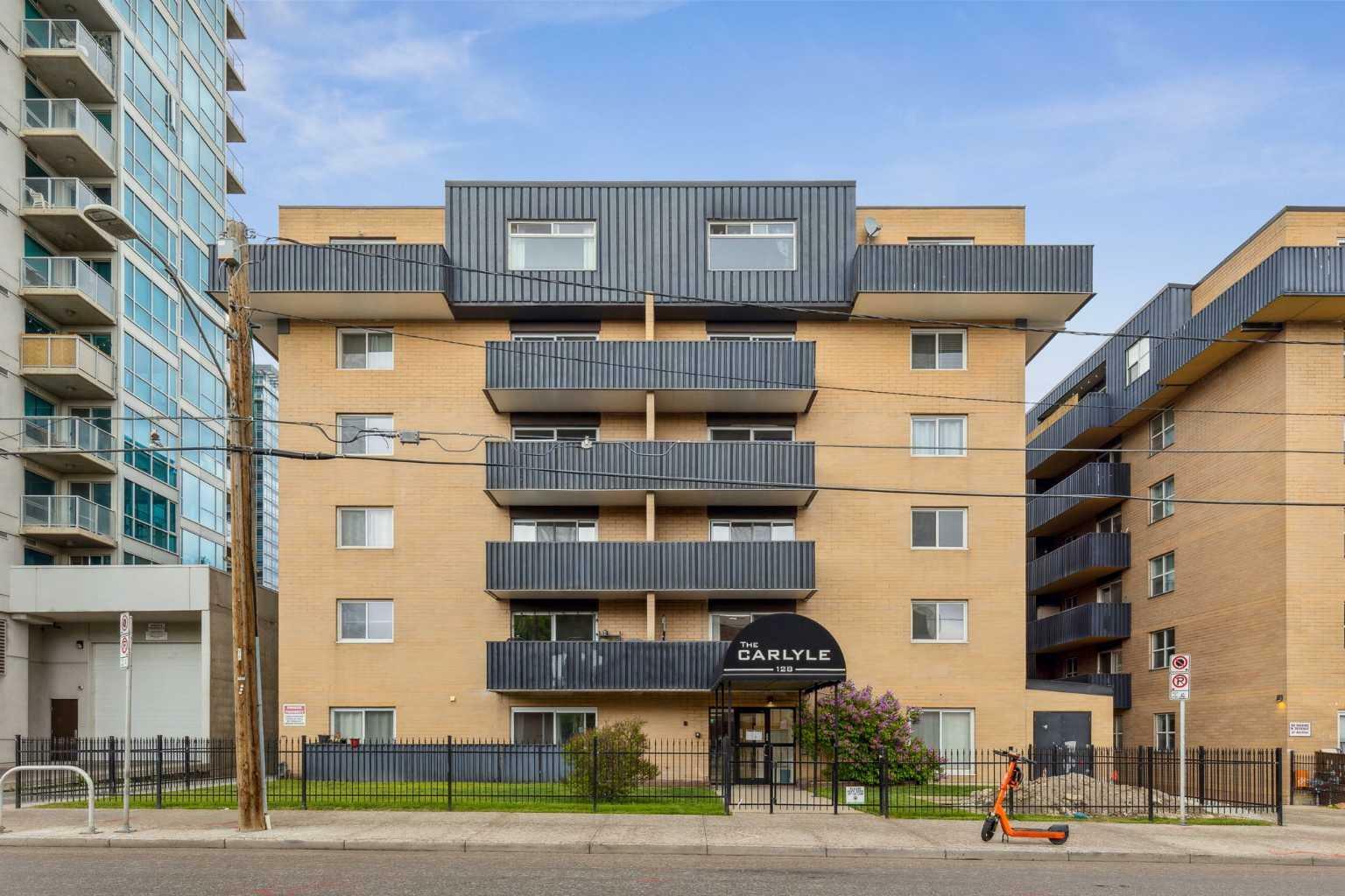 Property Photo: 128 15 Avenue SW 402 AB T2R 0P5