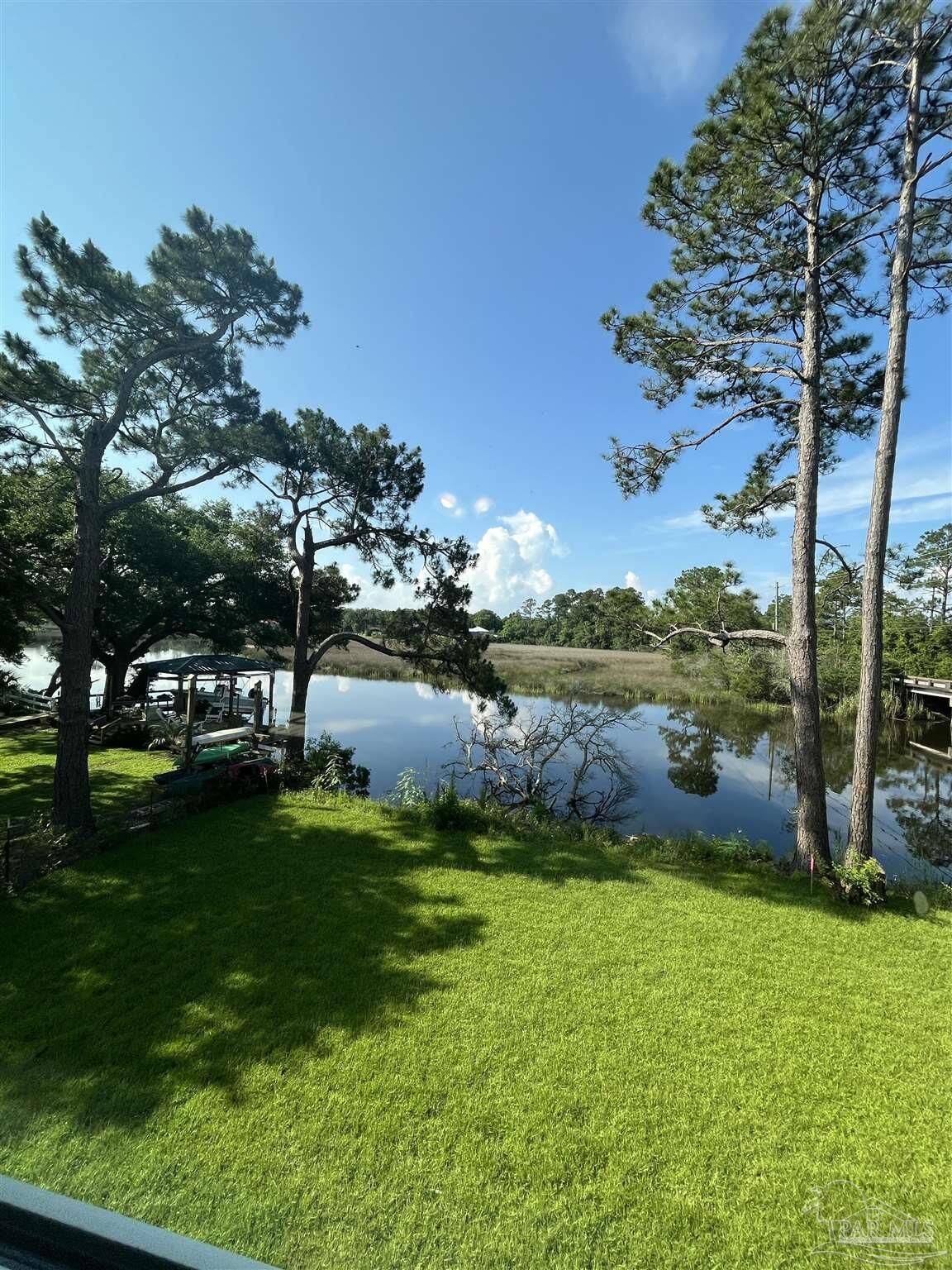 Property Photo:  5263 Sonoma Ct  FL 32583 