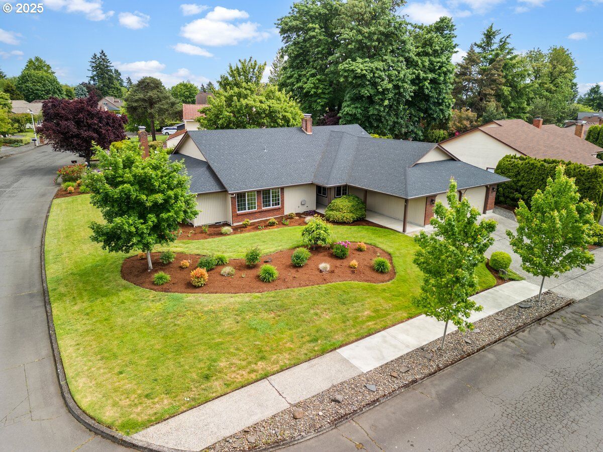 Property Photo: 2011 SE Norelius Dr WA 98683