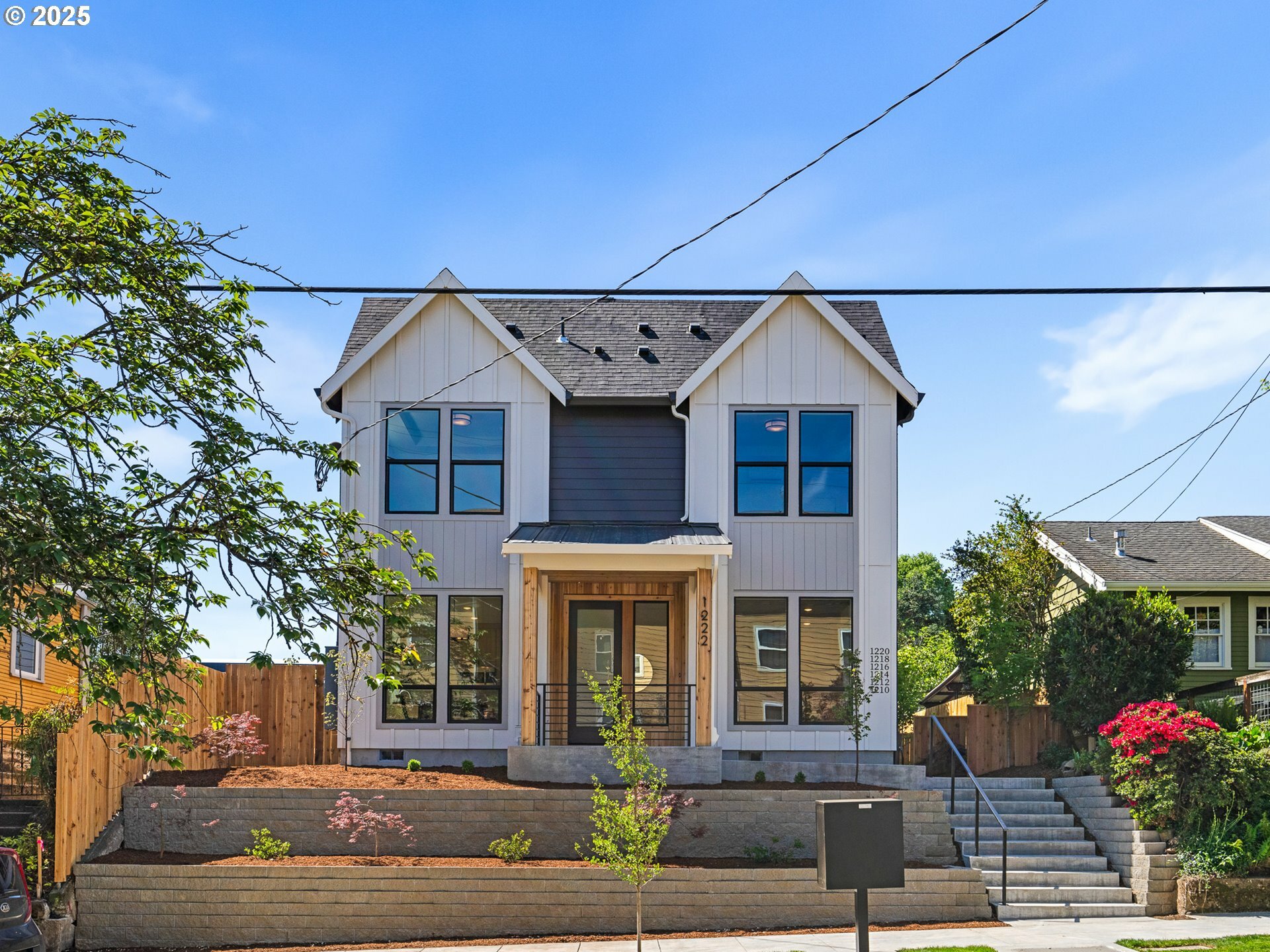 1216 SE Center St 4  Portland OR 97202 photo
