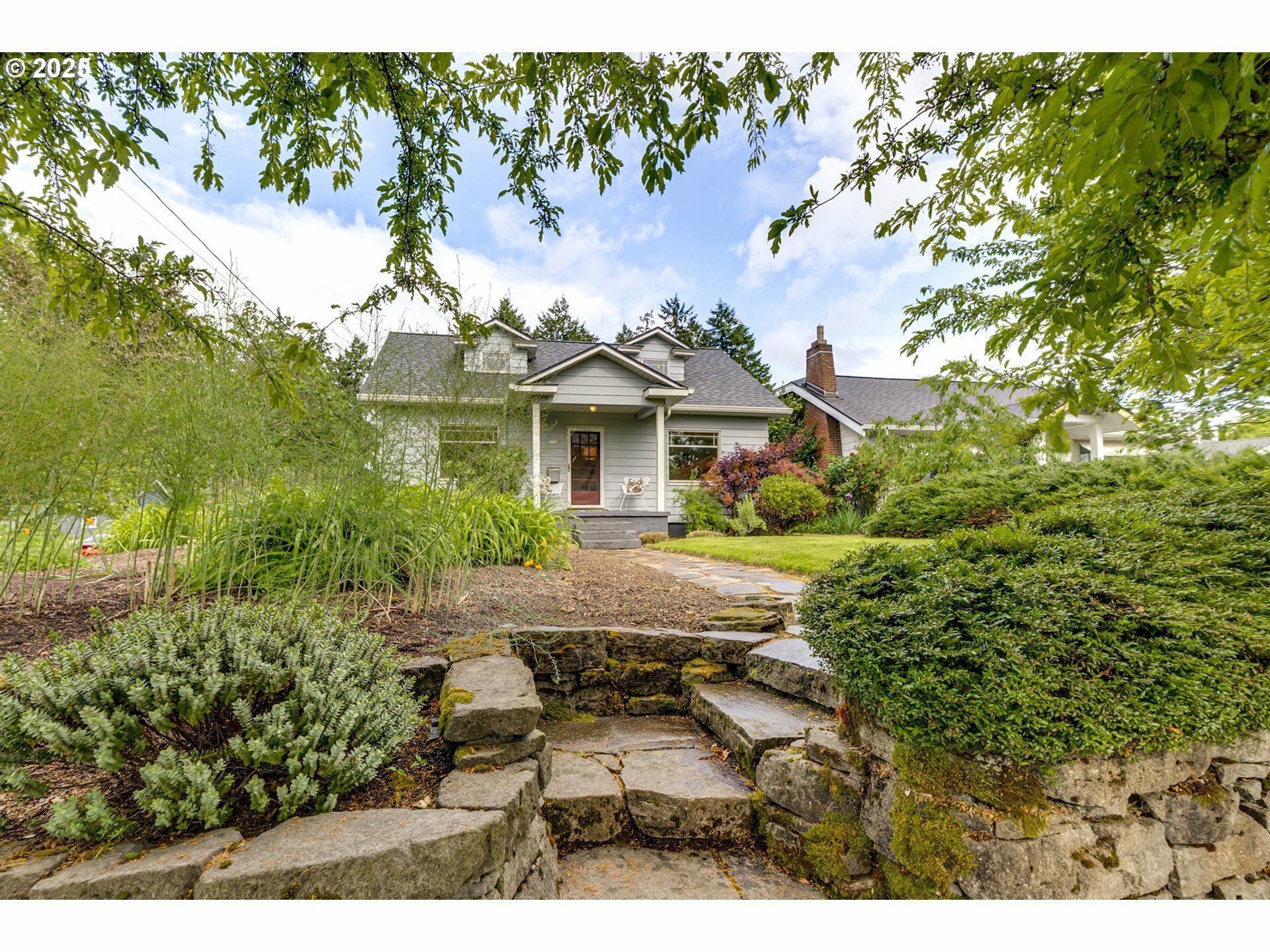 Property Photo:  7154 N Greeley Ave  OR 97217 