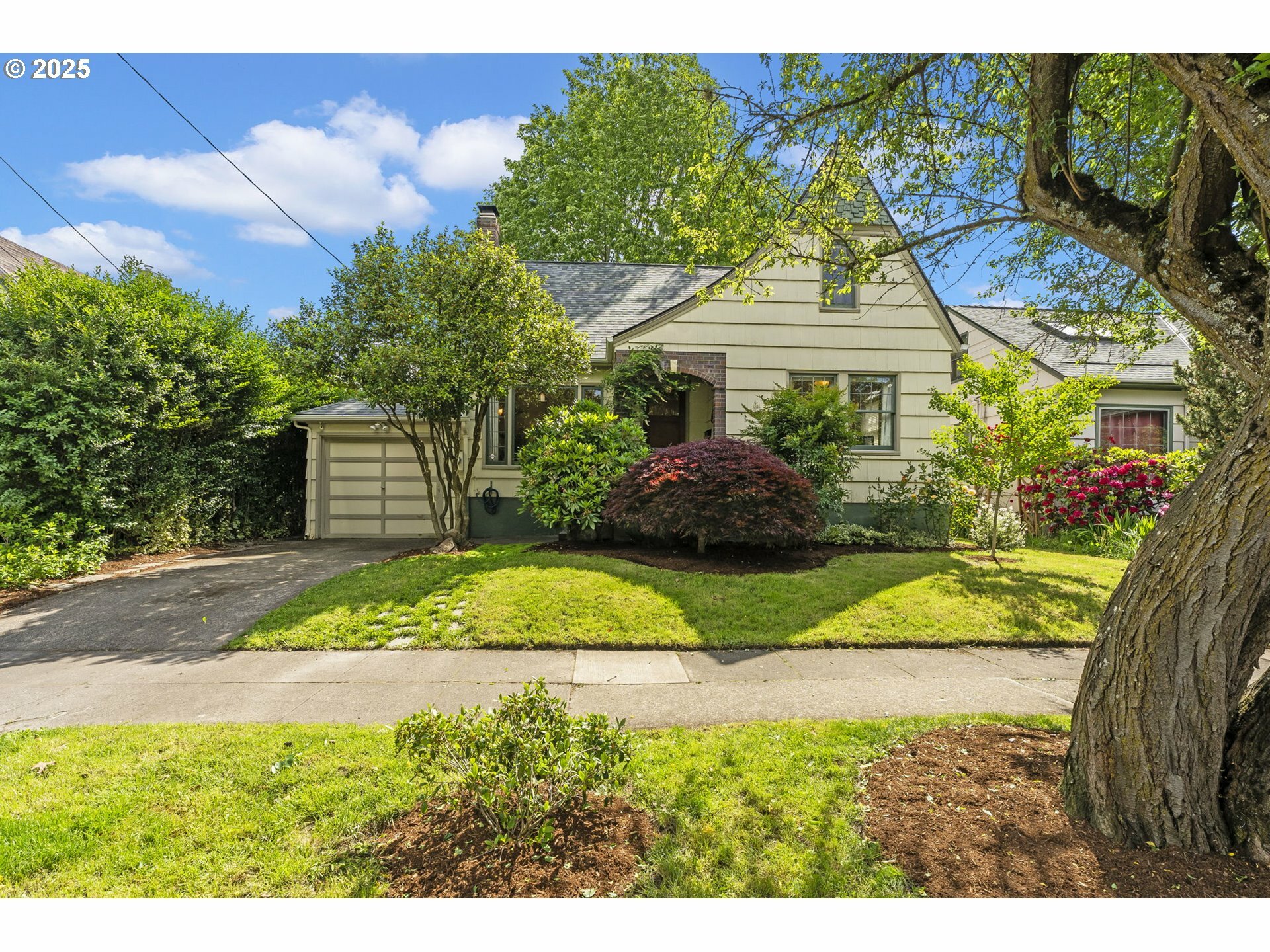 1710 SE 42nd Ave  Portland OR 97215 photo