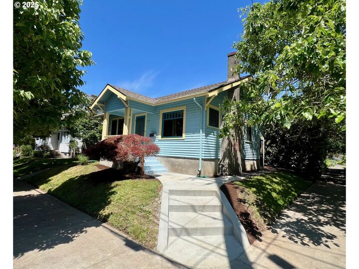 Property Photo: 735 SE Spokane St OR 97202