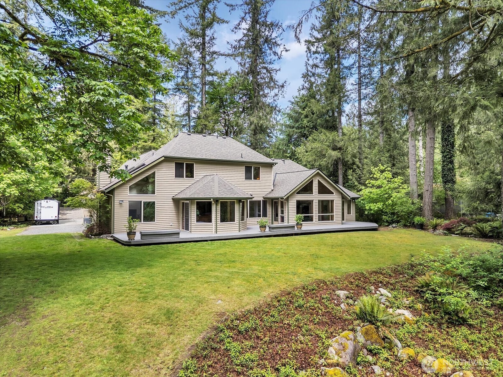 Property Photo: 44611 SE 72nd Street WA 98065