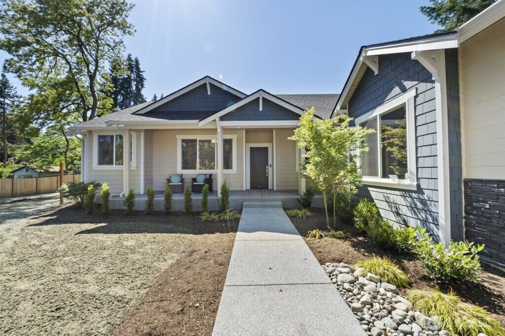 Property Photo: 16106 Broadway Avenue WA 98296