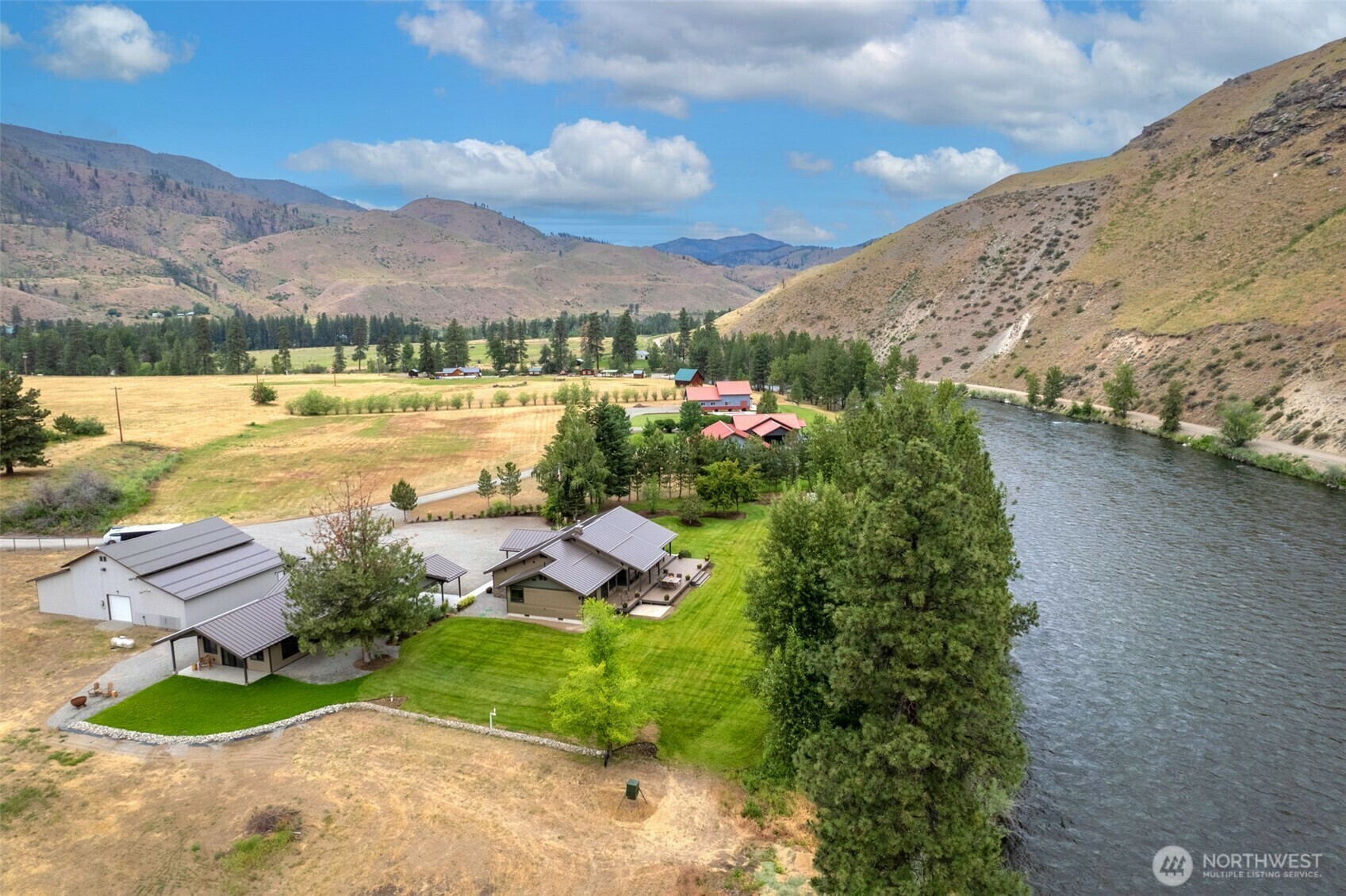 14  Maverick Lane  Carlton WA 98814 photo