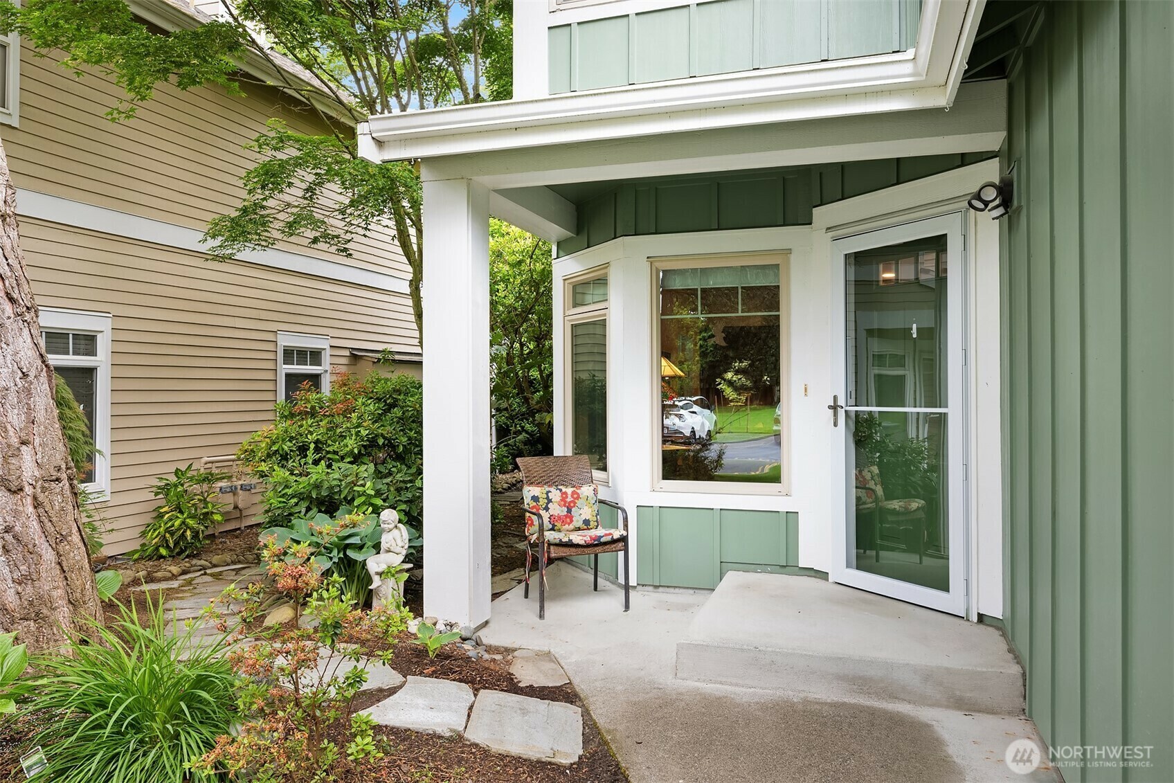 Property Photo: 15874 NE 93rd Way 1501 WA 98052