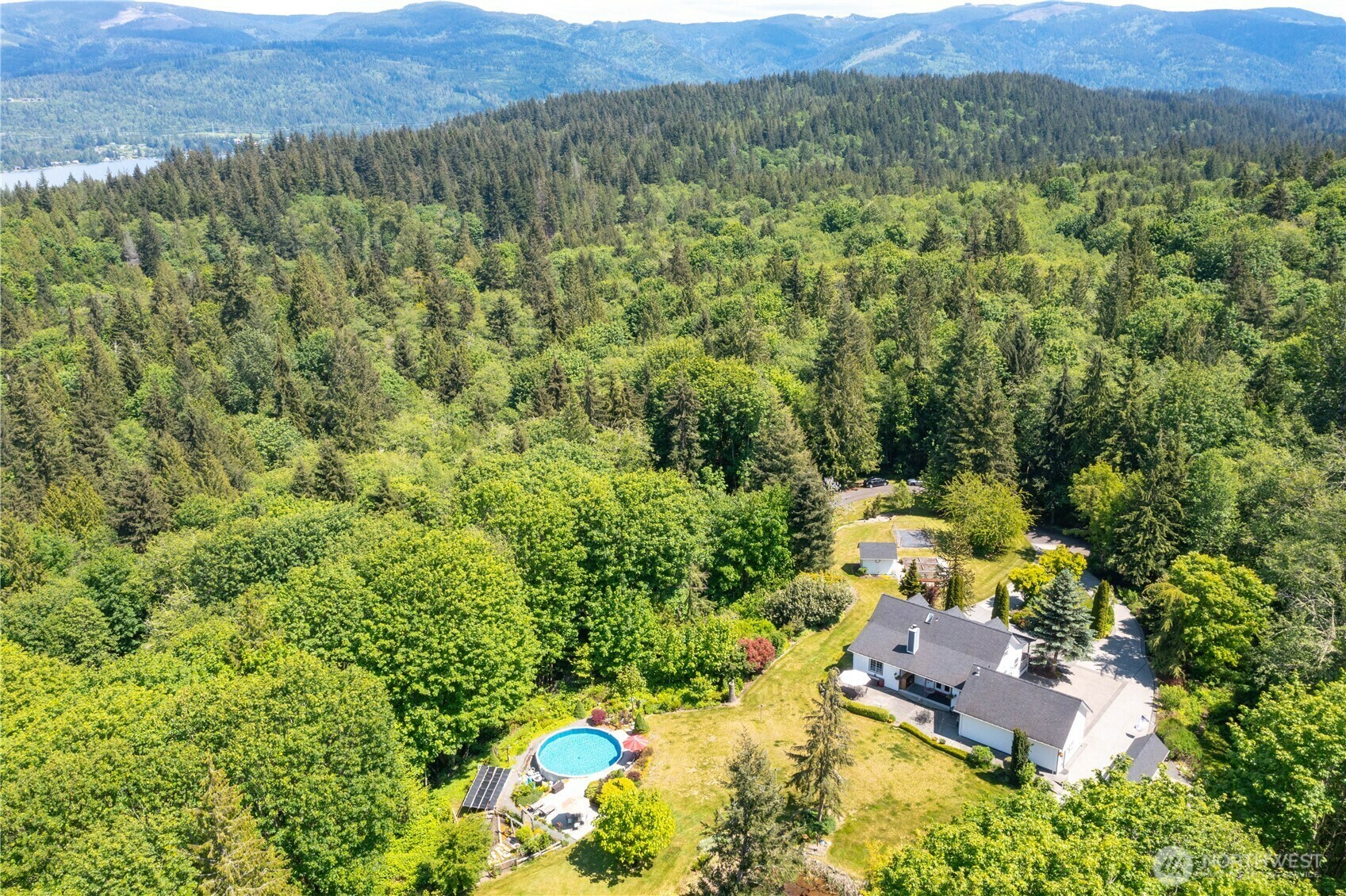 Property Photo: 1933 Valleybrook Lane WA 98229