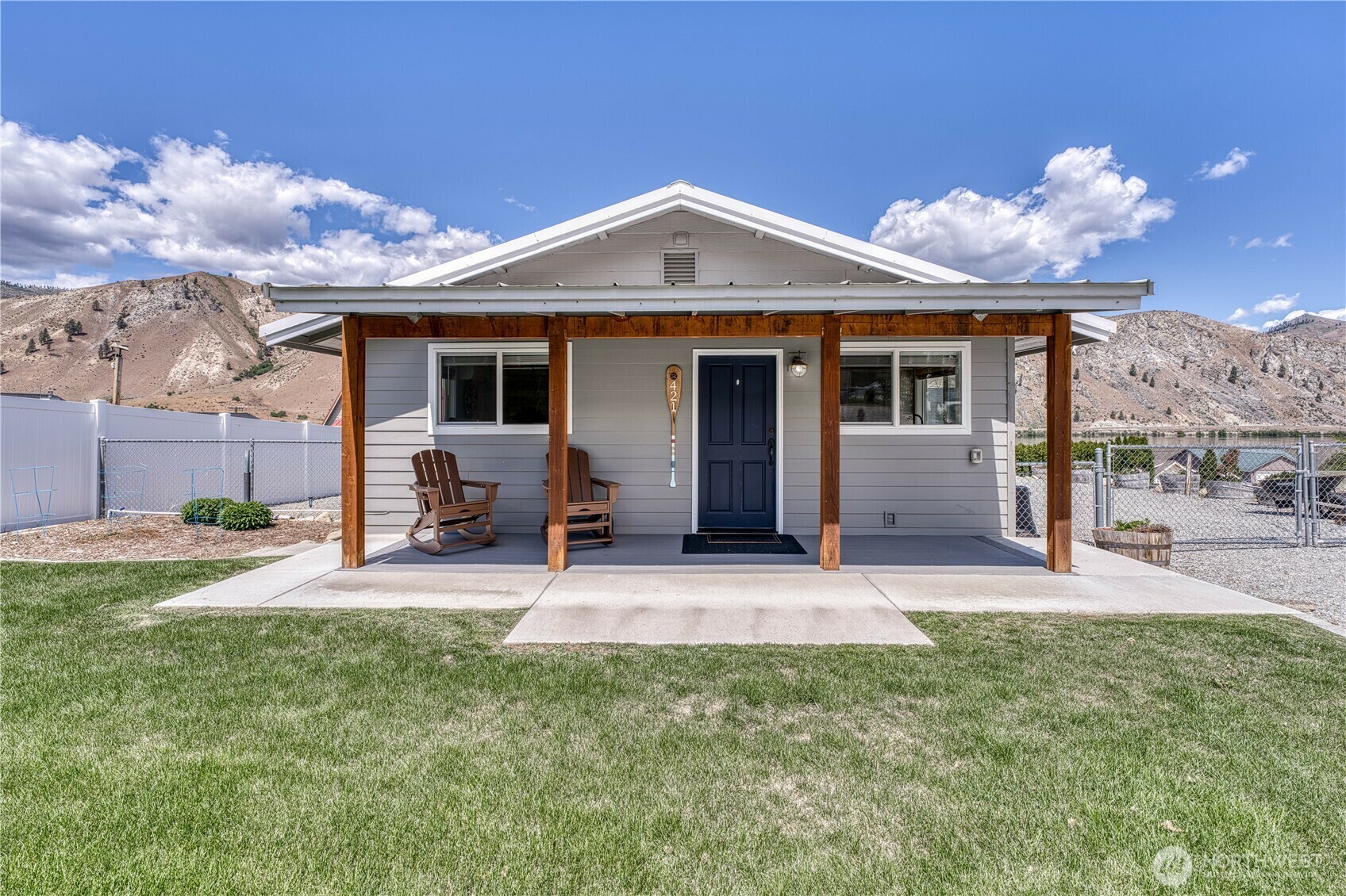 Property Photo:  421  Lakeview Drive  WA 98843 