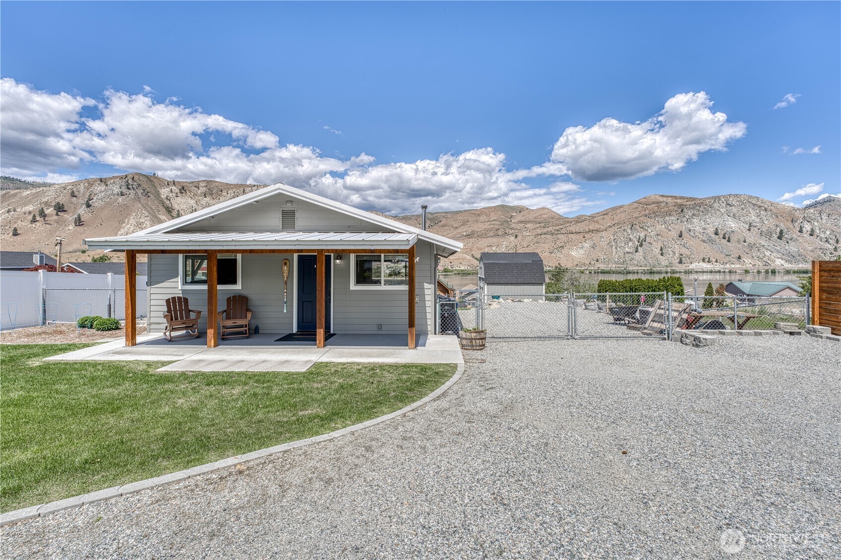 Property Photo: 421 Lakeview Drive WA 98843
