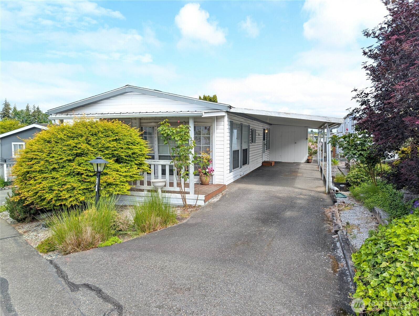 Property Photo: 1200 Lincoln Ave 297 WA 98229