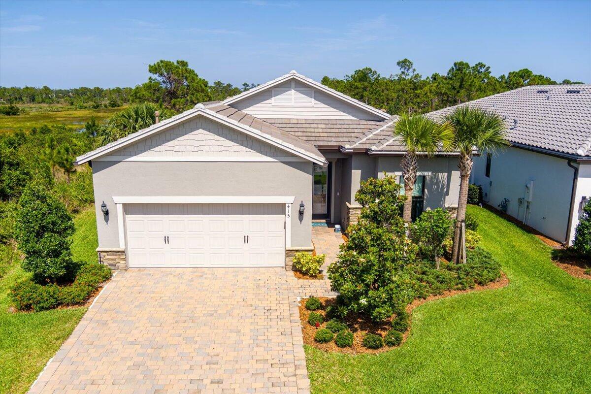 Property Photo:  415 SE Crathes Street  FL 34984 