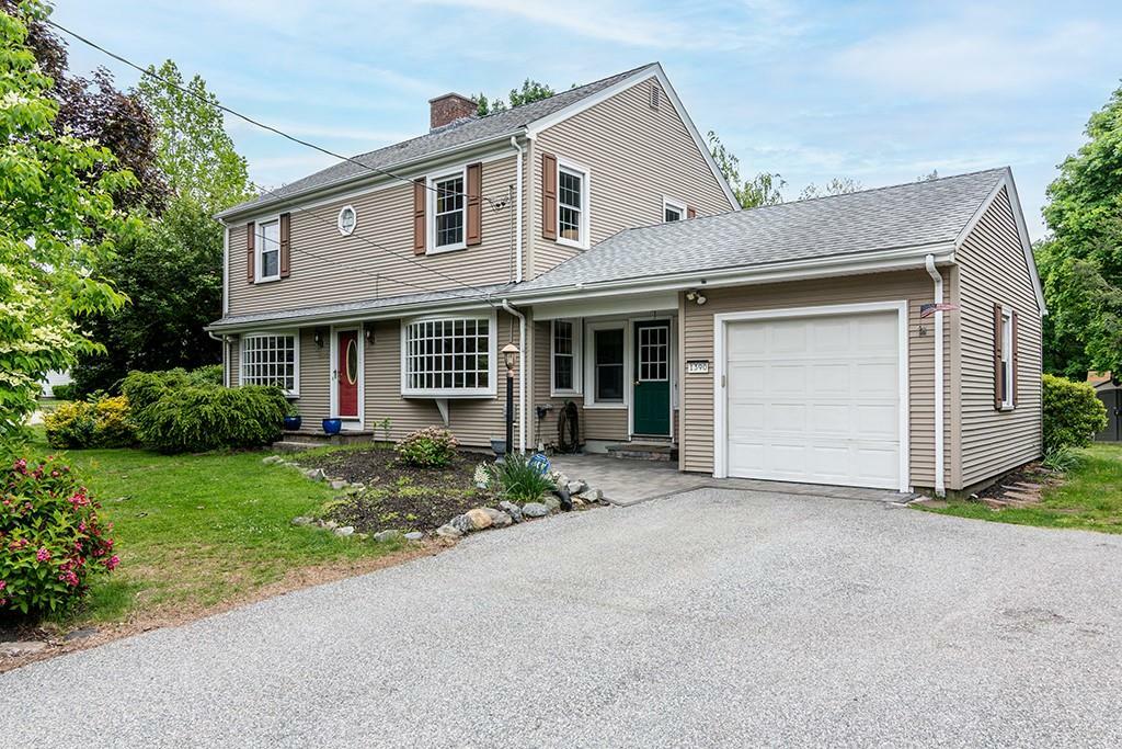 1390 New London Avenue  Cranston RI 02920 photo