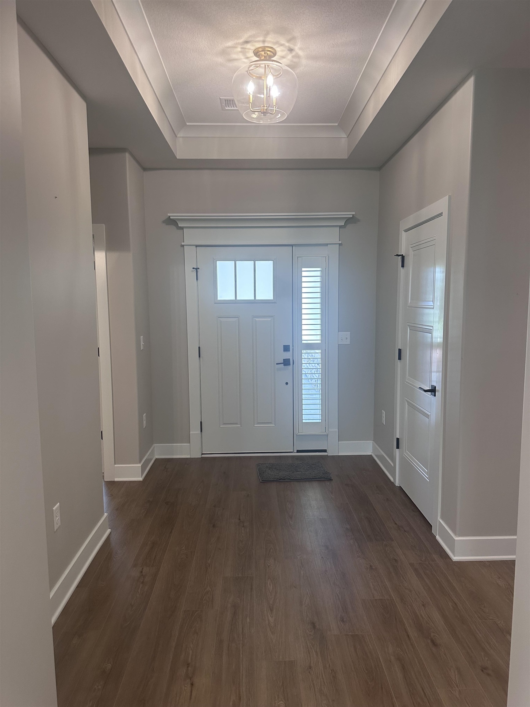 Property Photo: 820 E Park Pl KS 67002