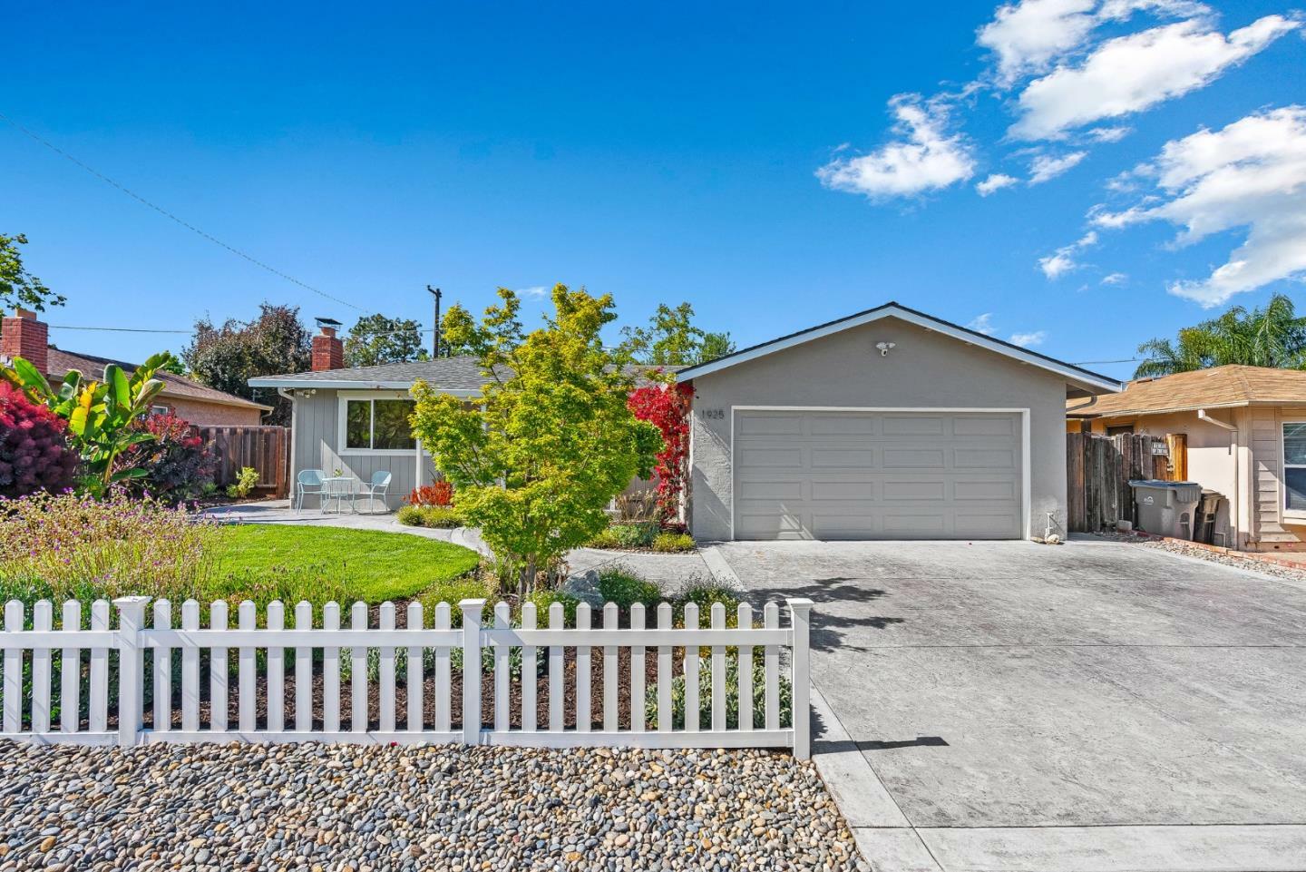 Property Photo: 1925 Adelaide Way CA 95124