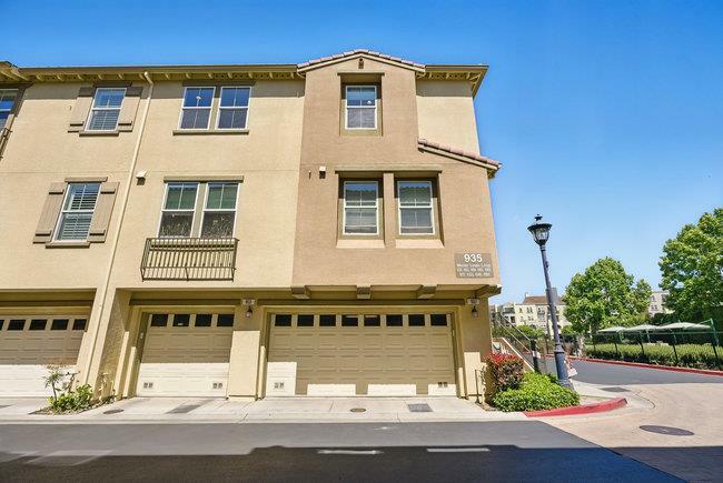 Property Photo:  937 Mente Linda Loop  CA 95035 