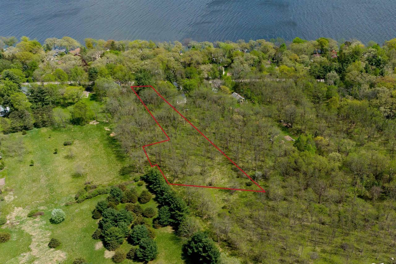 Property Photo:  323 Forest Avenue  WI 54941 