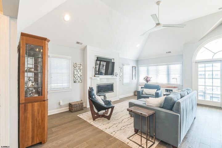 Property Photo:  839 Park Pl. 2nd &Amp 3rd Floor  NJ 08226 