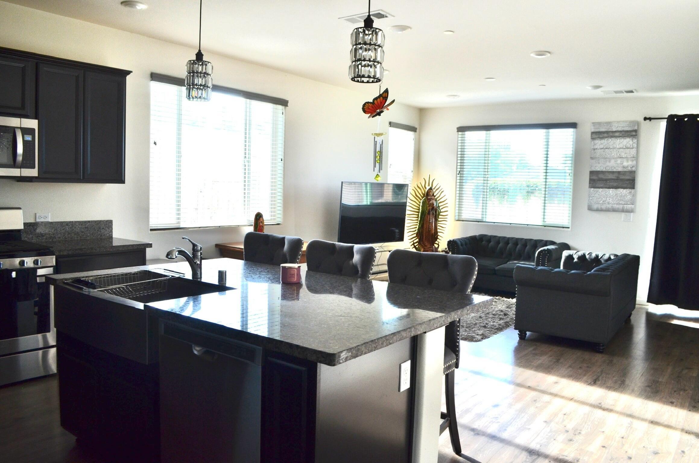Property Photo:  3136 E Harter Avenue  CA 93292 