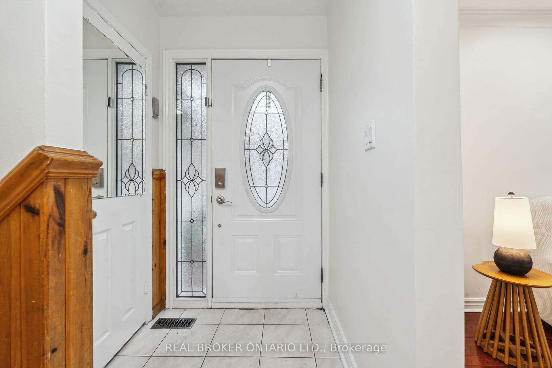Property Photo: 933 Scarborough Golf Clb Road ON M1G 1J8