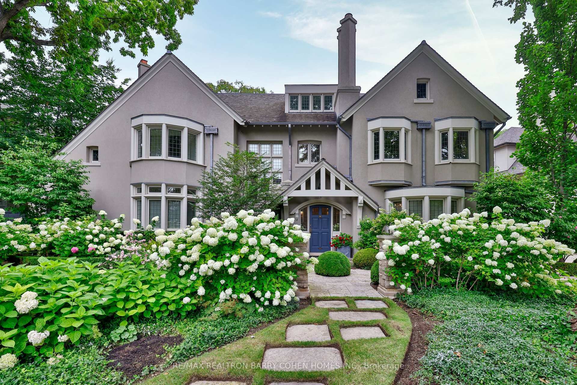 Property Photo: 30 Whitney Avenue ON M4W 2A8