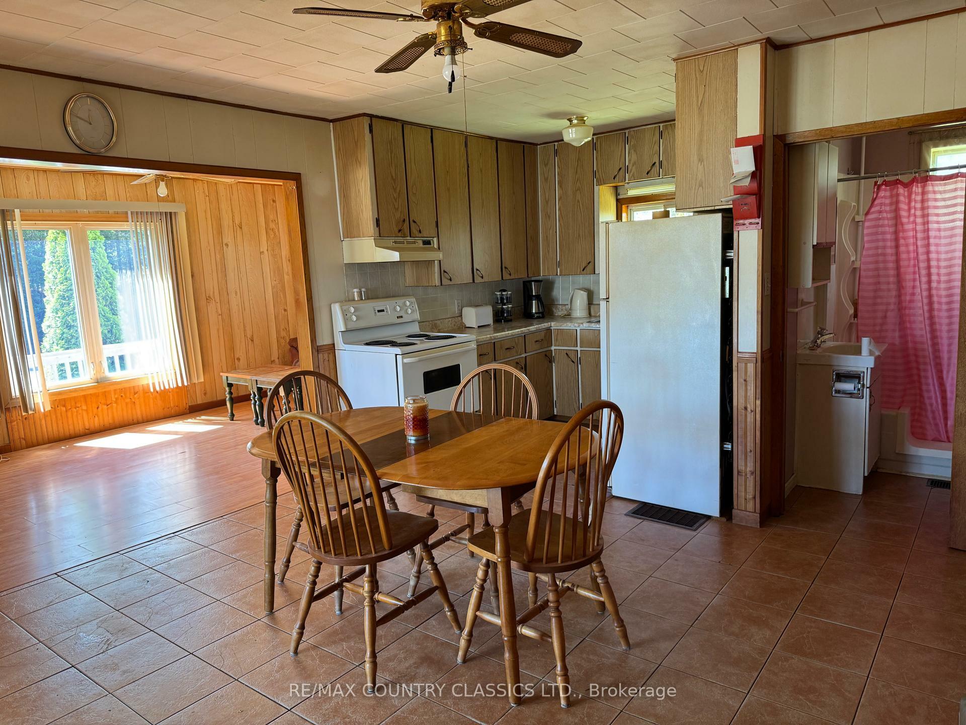 Property Photo: 929 Musclow Greenview Road ON K0L 1C0