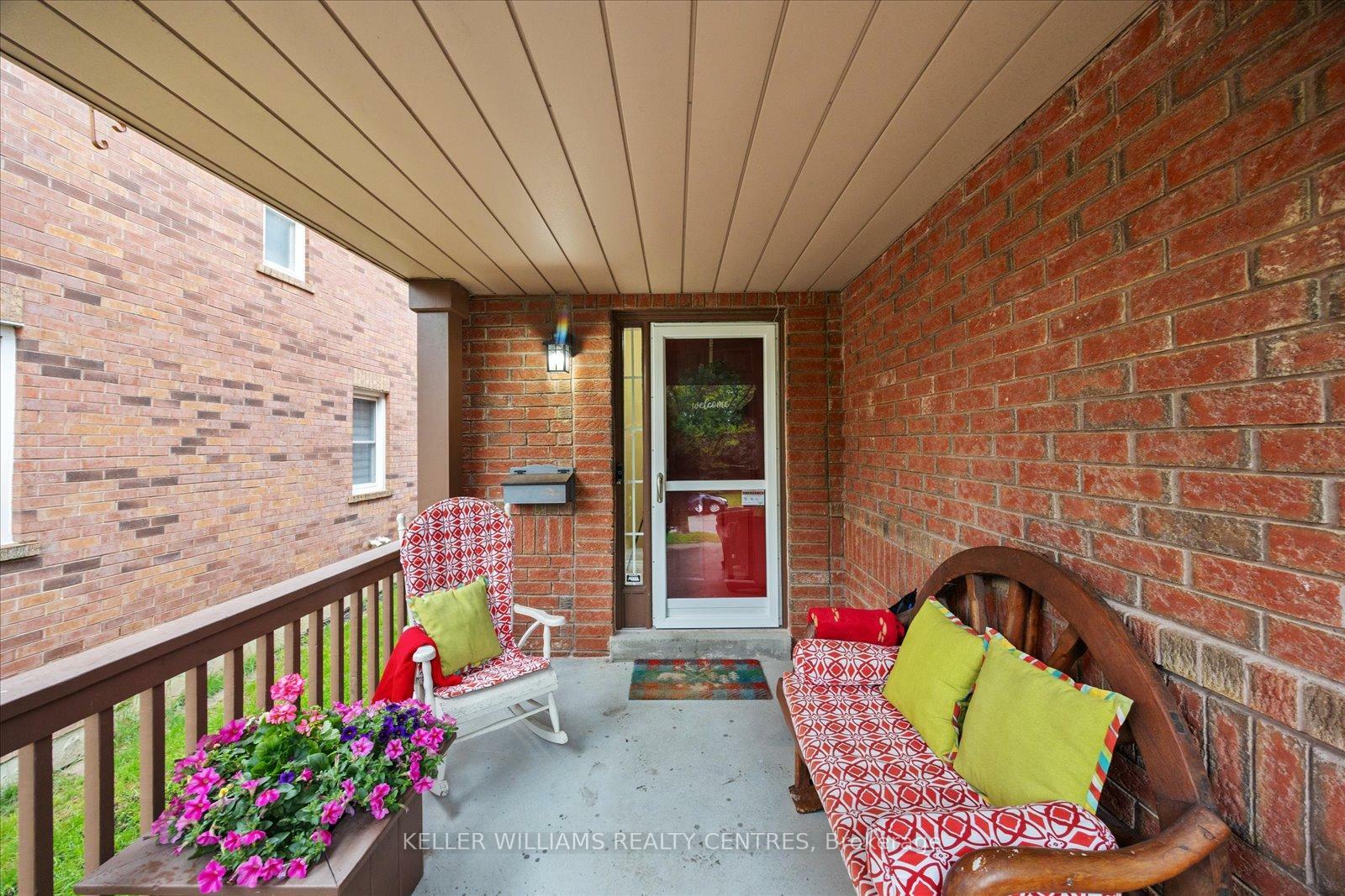 Property Photo: 11 Snedden Avenue ON L4G 7J6