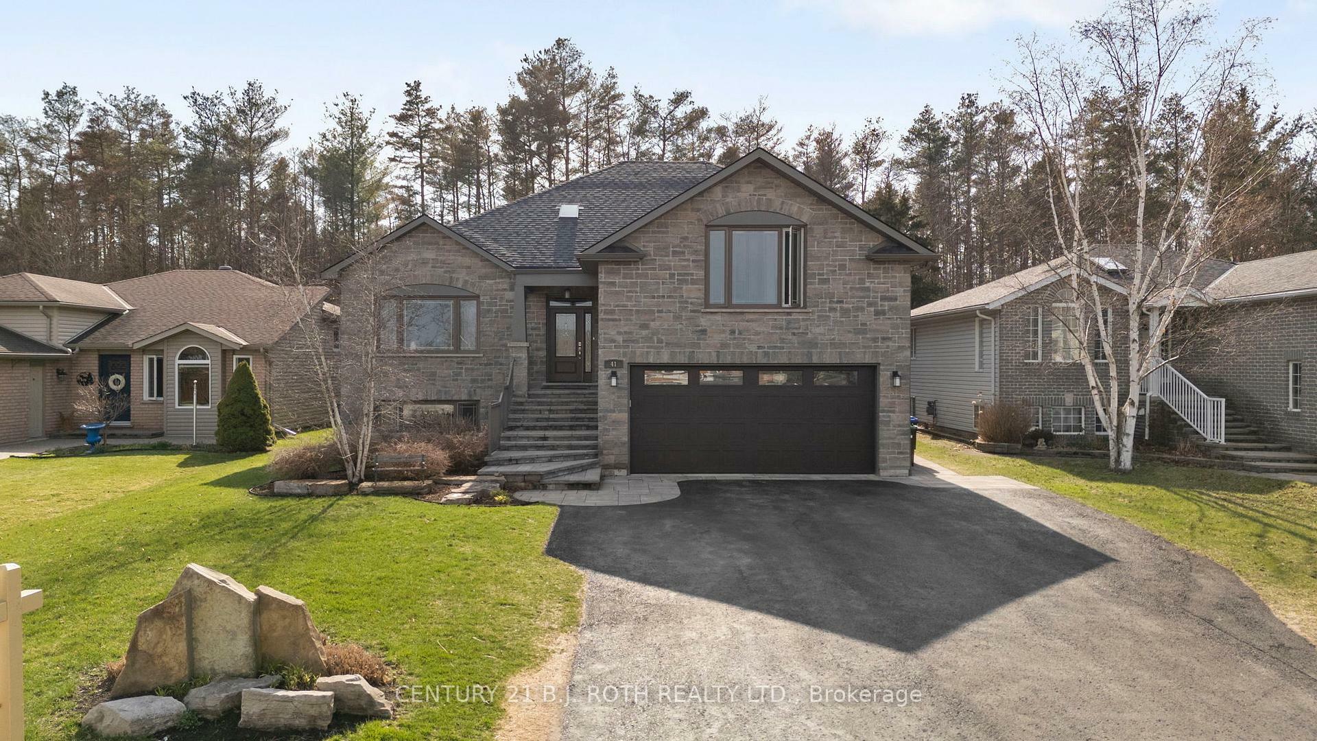 Property Photo: 41 Osborn Street ON L0M 1B0
