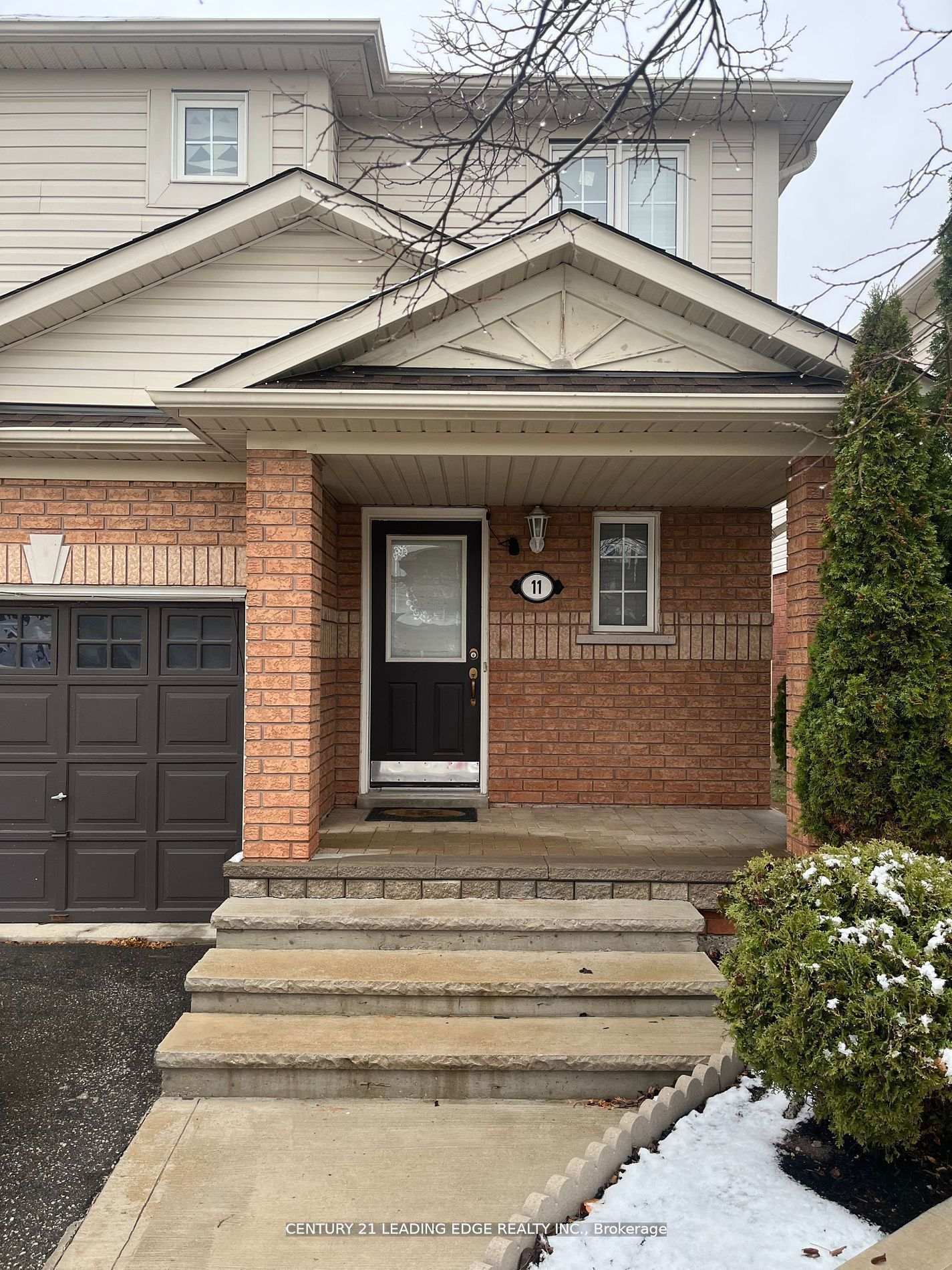 Photo de la propriété: 11 Deforest Drive Lower ON L7A 2Y3