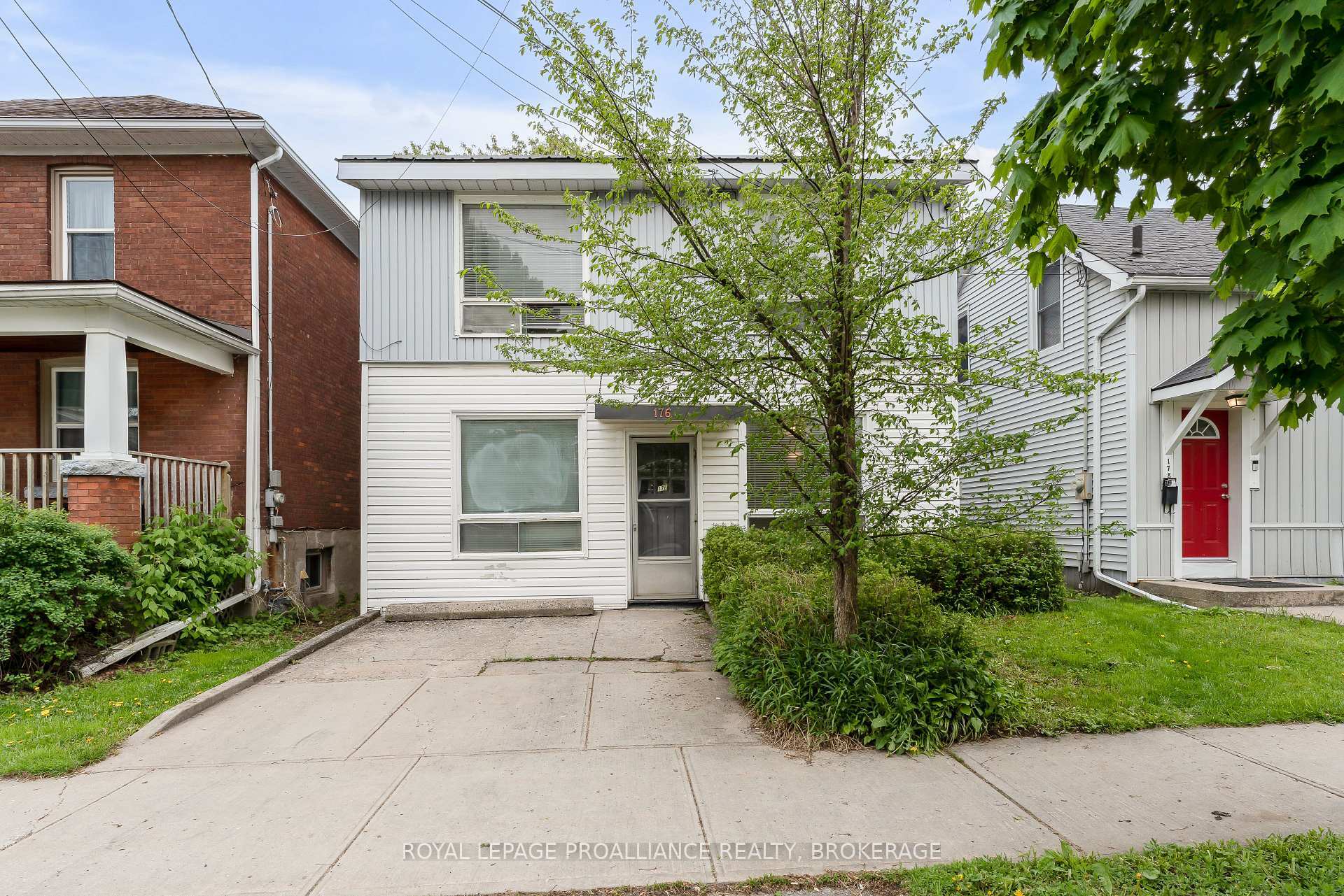 Property Photo: 176 Nelson Street ON K7L 3X1