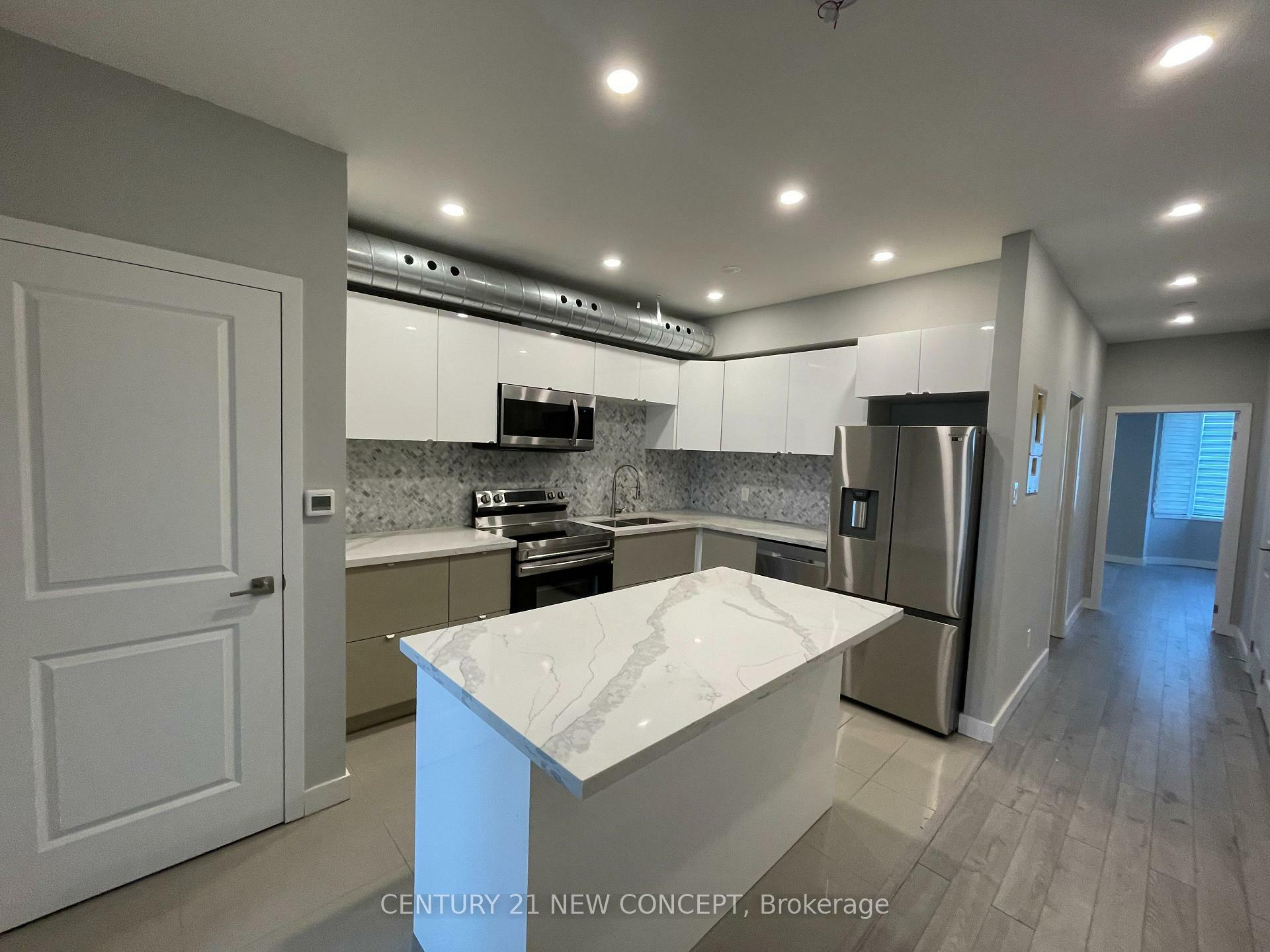 Photo de la propriété: 602 Bloor Street W 3 ON M6G 1K4