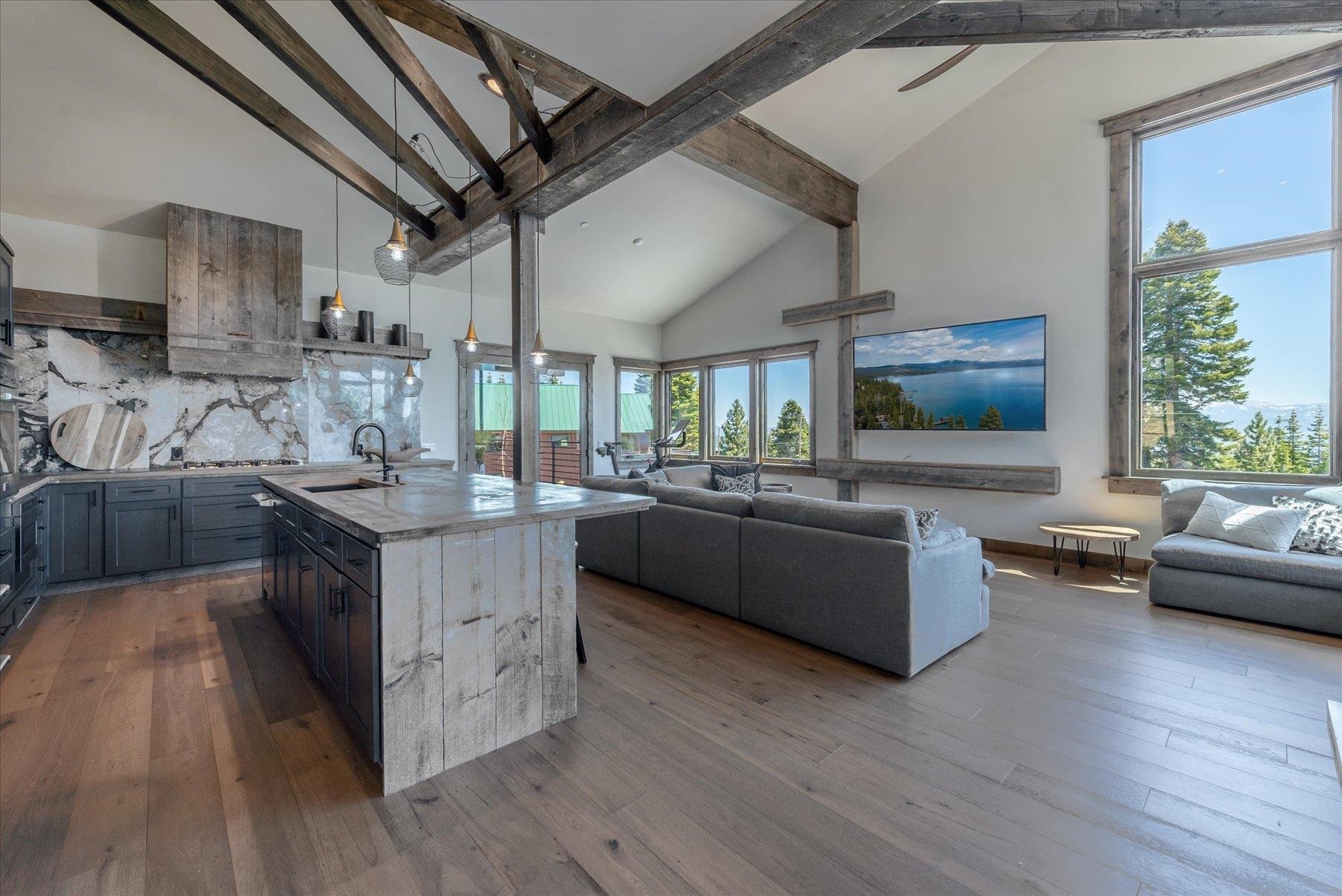 Property Photo: 13911 Skislope Way CA 96161