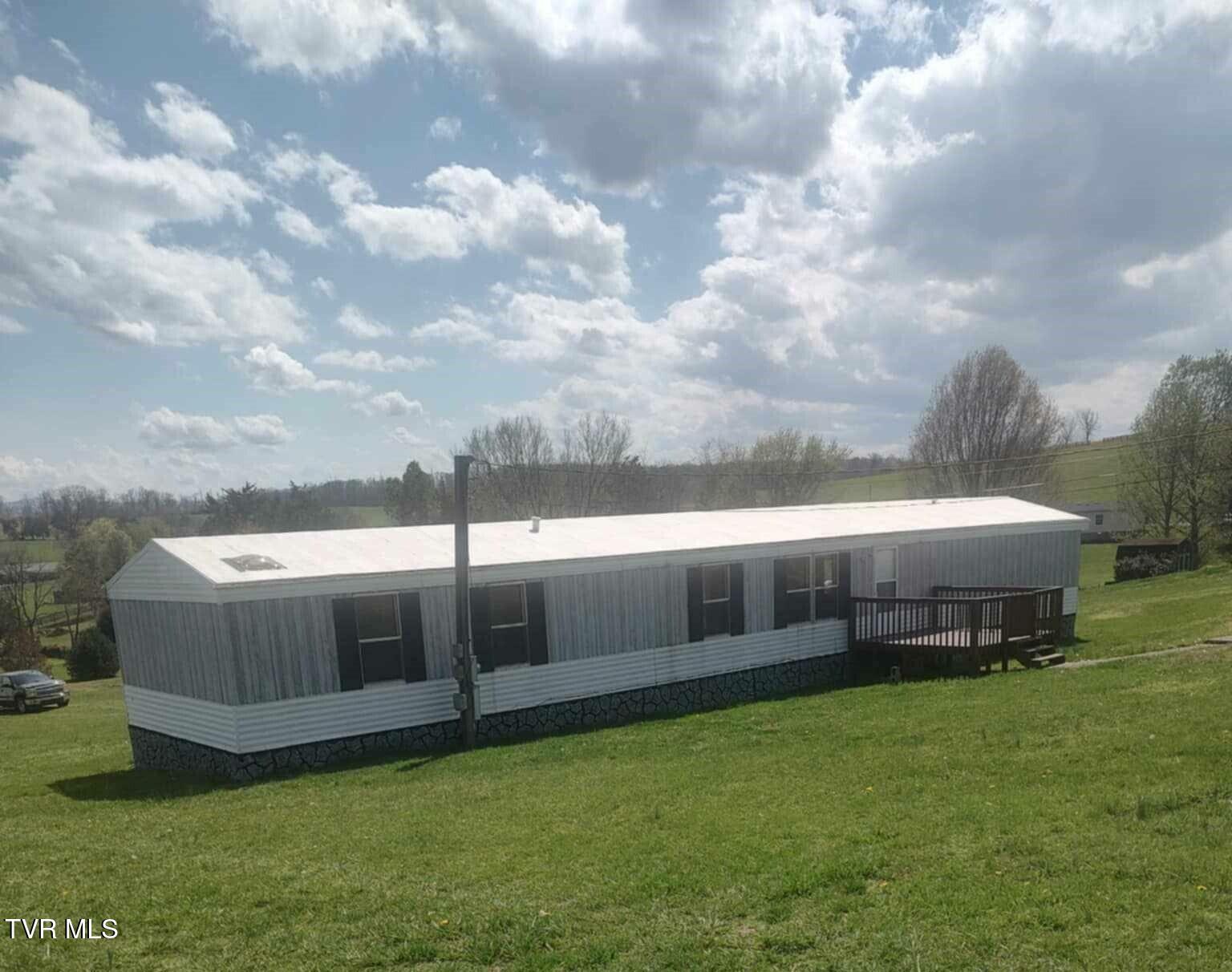 Property Photo: 303 Cd Williams Road TN 37690
