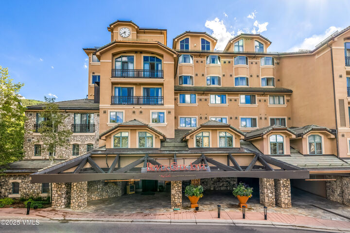 Property Photo:  26 Avondale Lane 104-H  CO 81620 