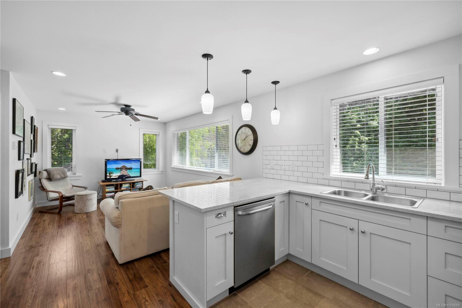 Property Photo: 675 Pym St N BC V9P 1A9