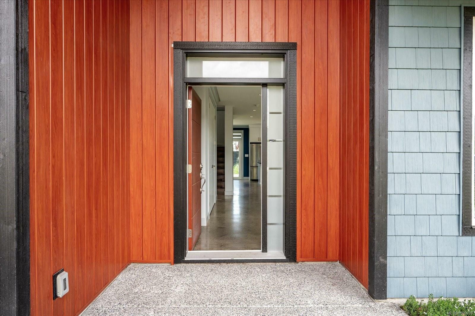 Property Photo: 628 Lance Pl BC V9R 0J6
