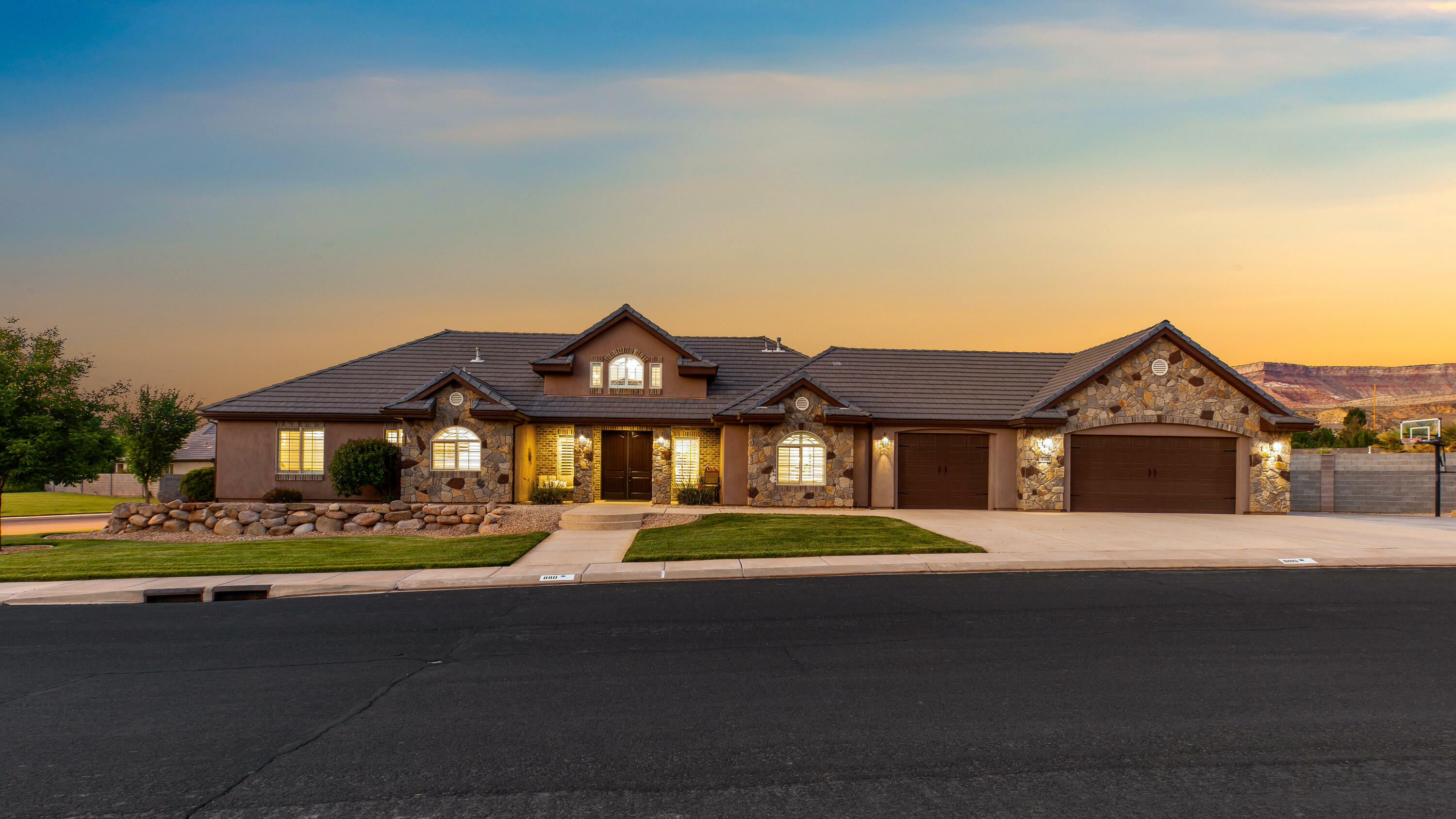 Property Photo: 880 N 370 W UT 84745