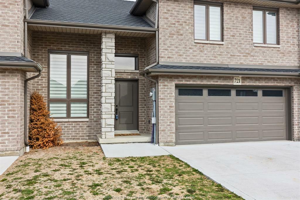 Photo de la propriété: 721 Faleria Street ON N8L 0K1