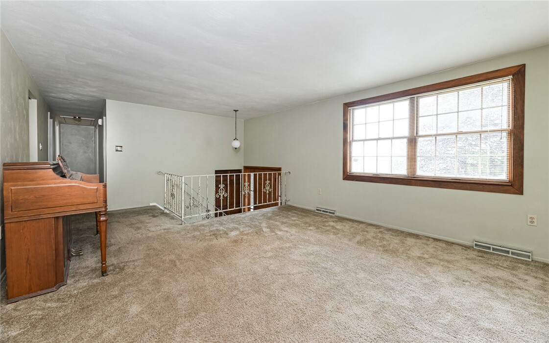Property Photo: 4610 School Dr PA 15101