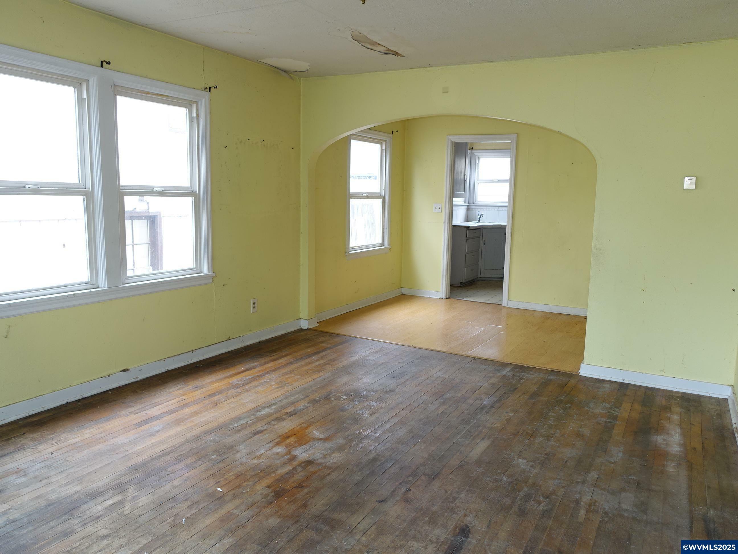 Property Photo: 1114 Nebraska Av NE OR 97301