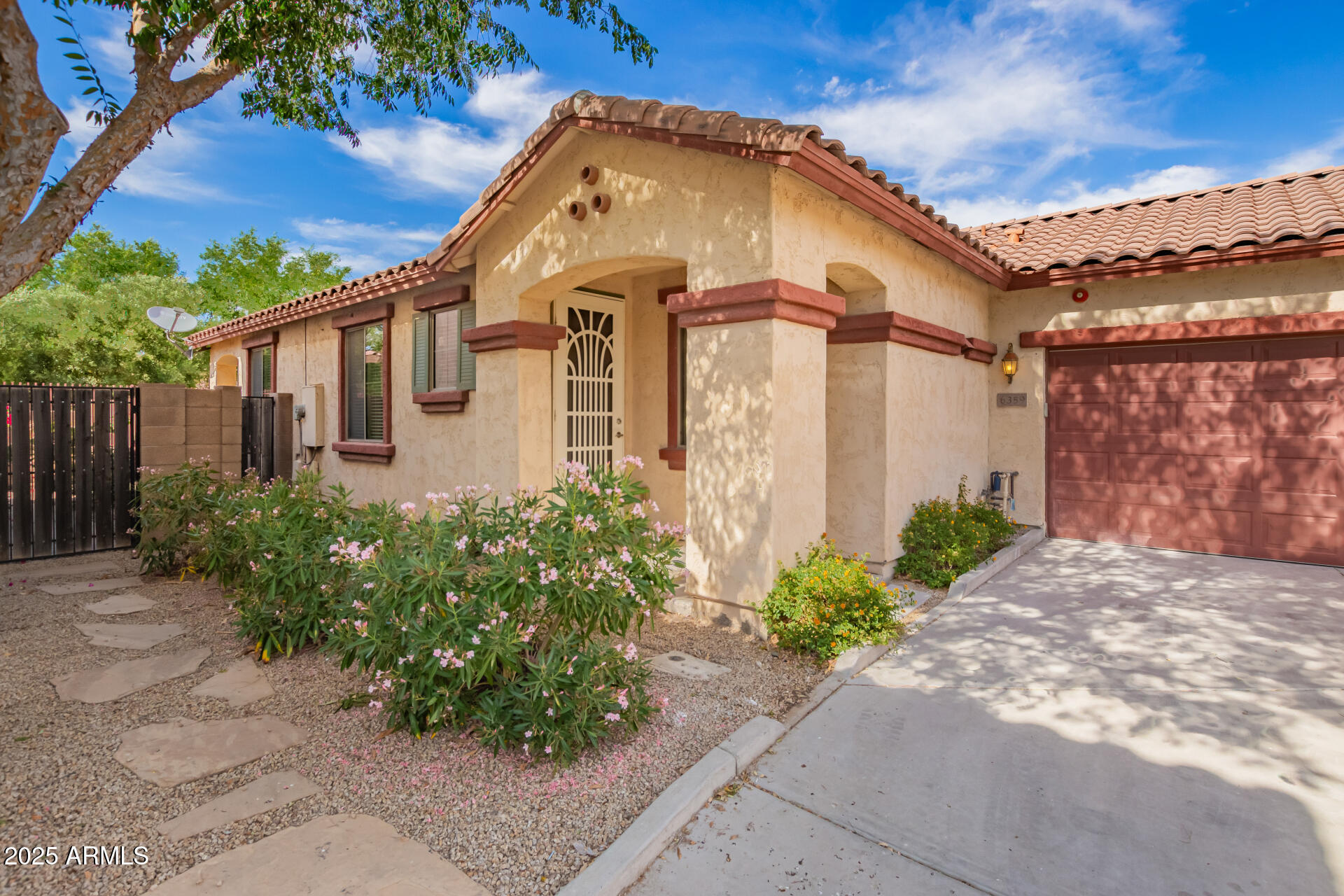 Property Photo: 6359 S Forest Avenue AZ 85298