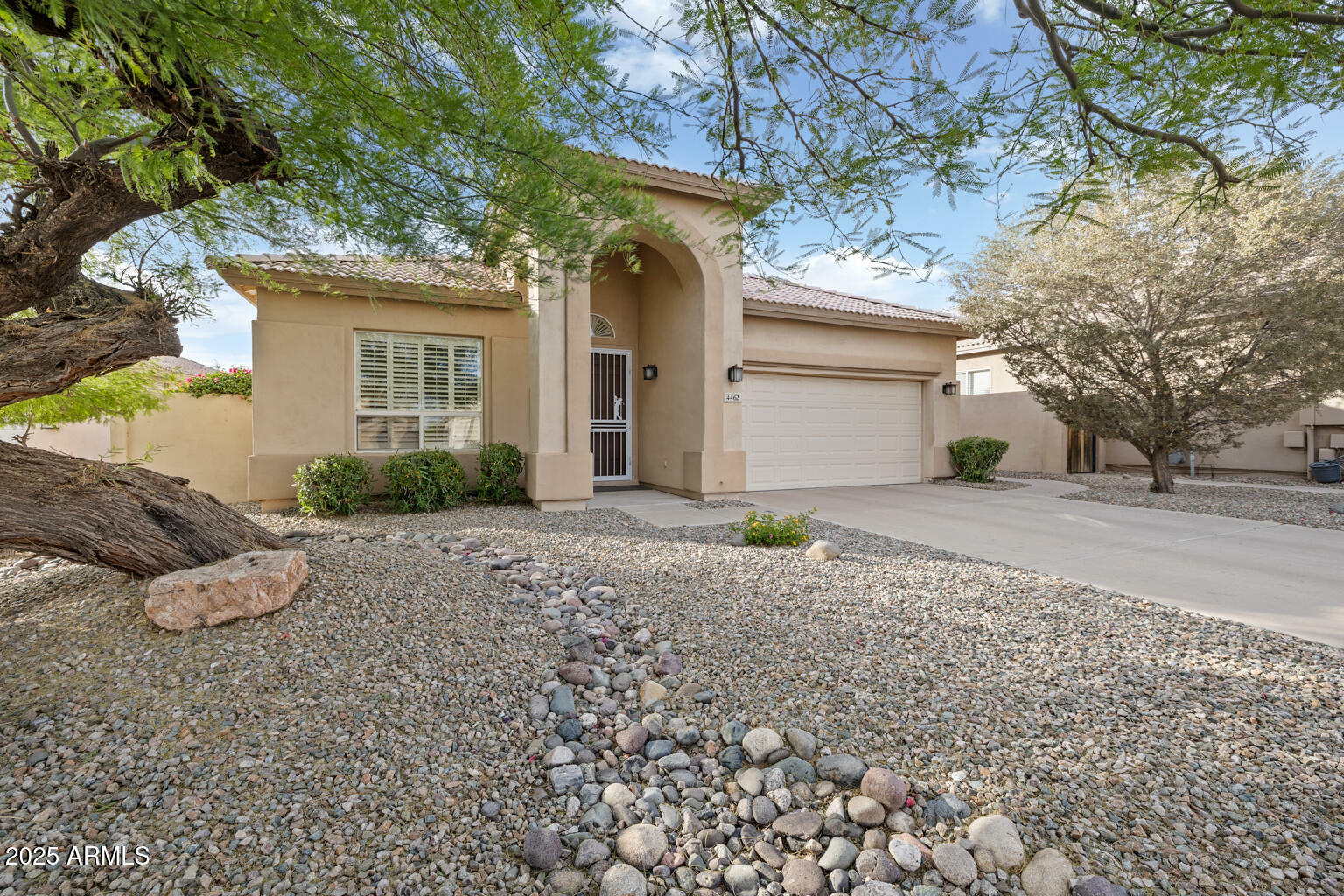 Property Photo: 4462 E Dale Lane AZ 85331
