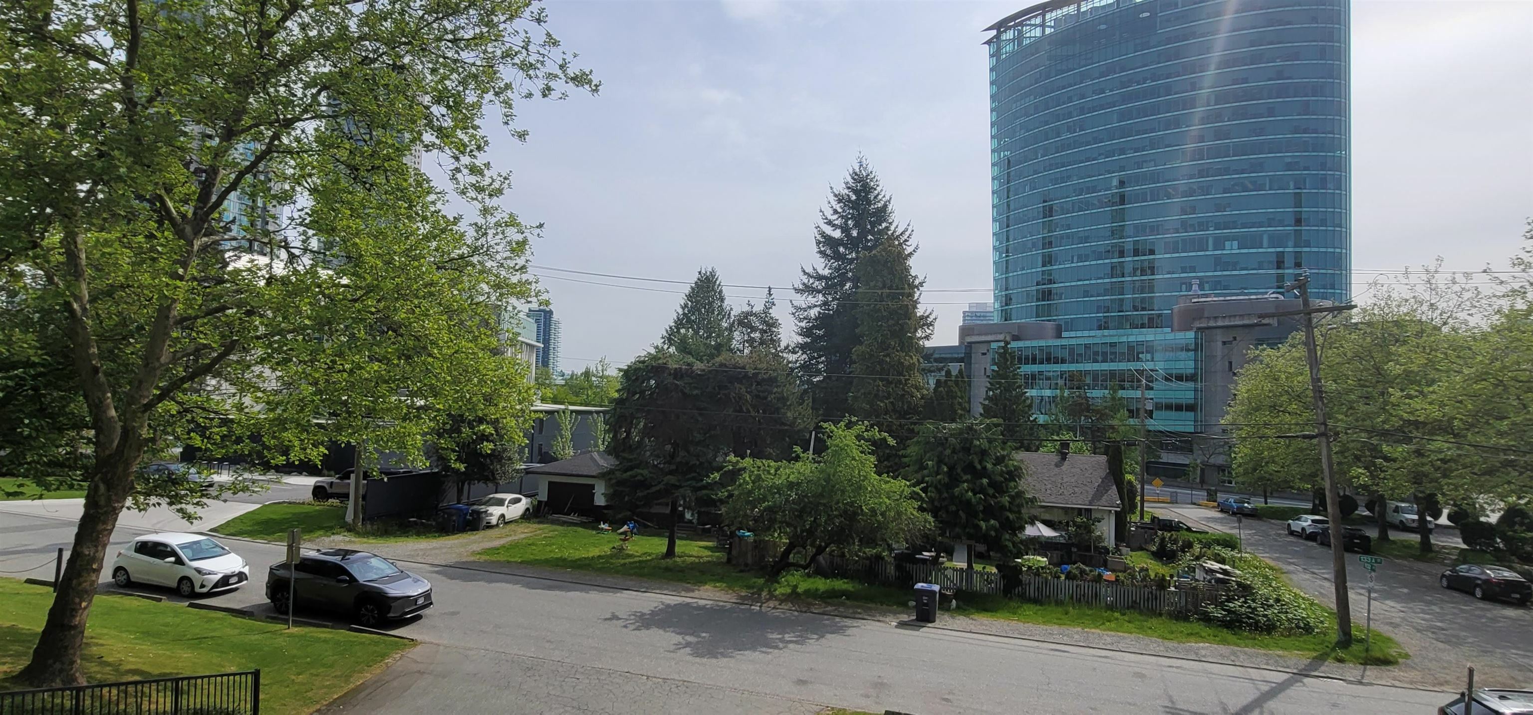 Property Photo: 10221 133A Street 218 BC V3T 5J8