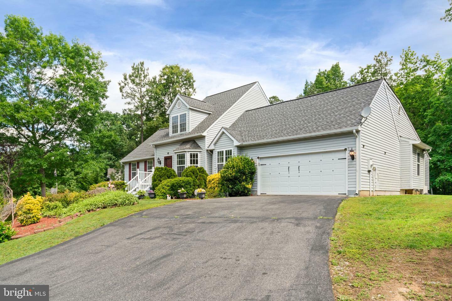 Property Photo: 4117 Dartmoor Court VA 22408