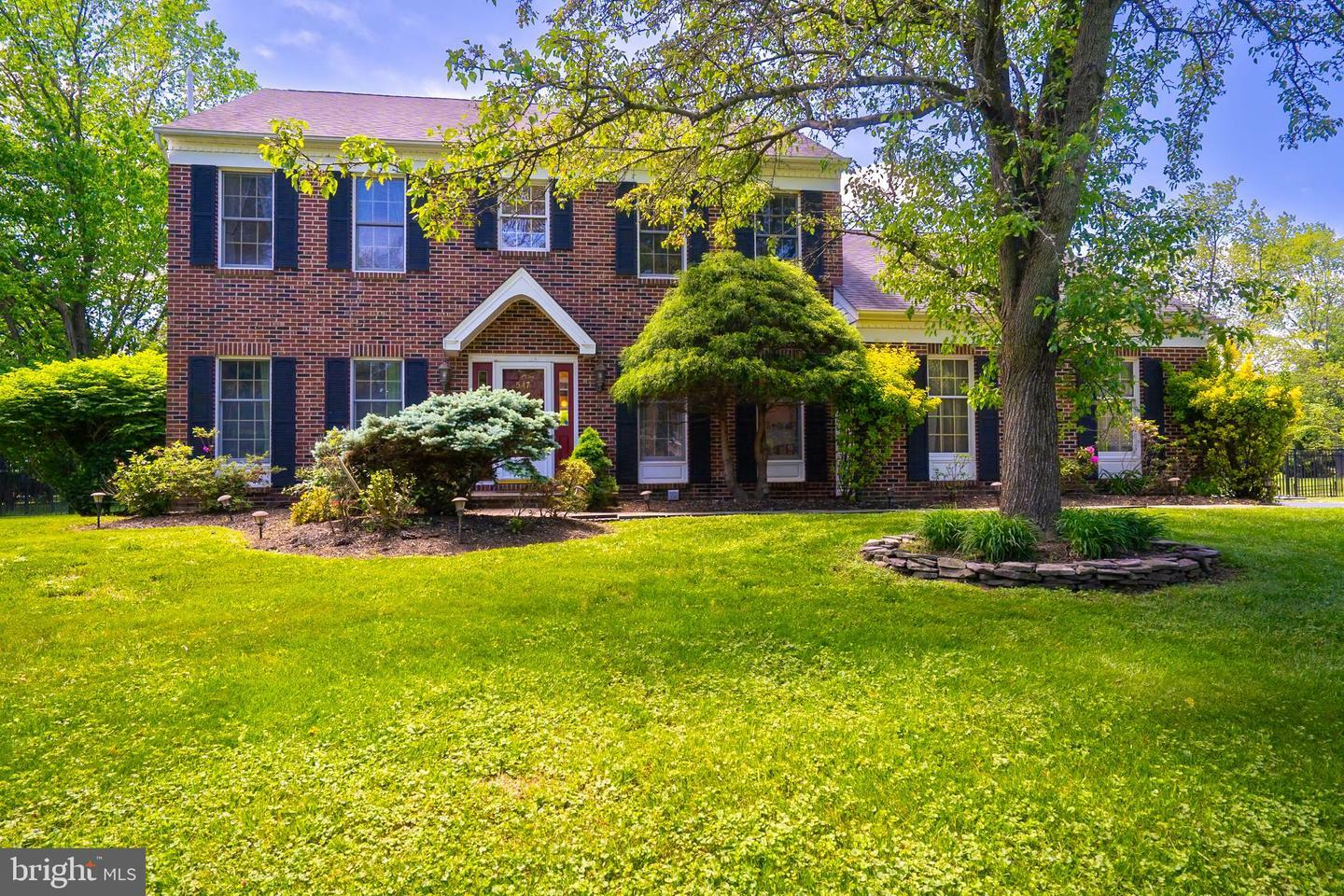 Property Photo:  547 Village Road W  NJ 08550 