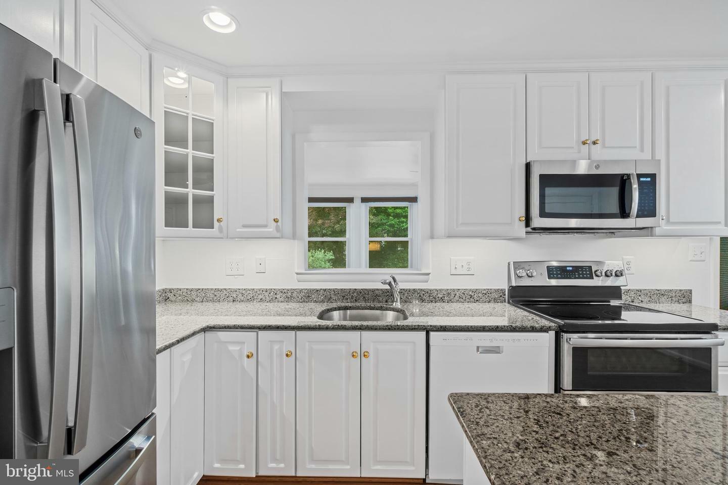 Property Photo: 530 Anneslie Road MD 21212