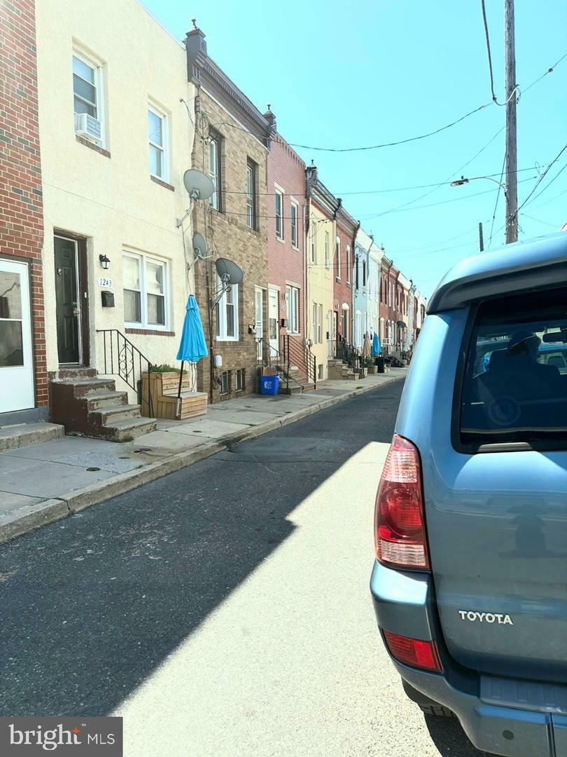 Property Photo:  1257 S Taylor Street S  PA 19146 