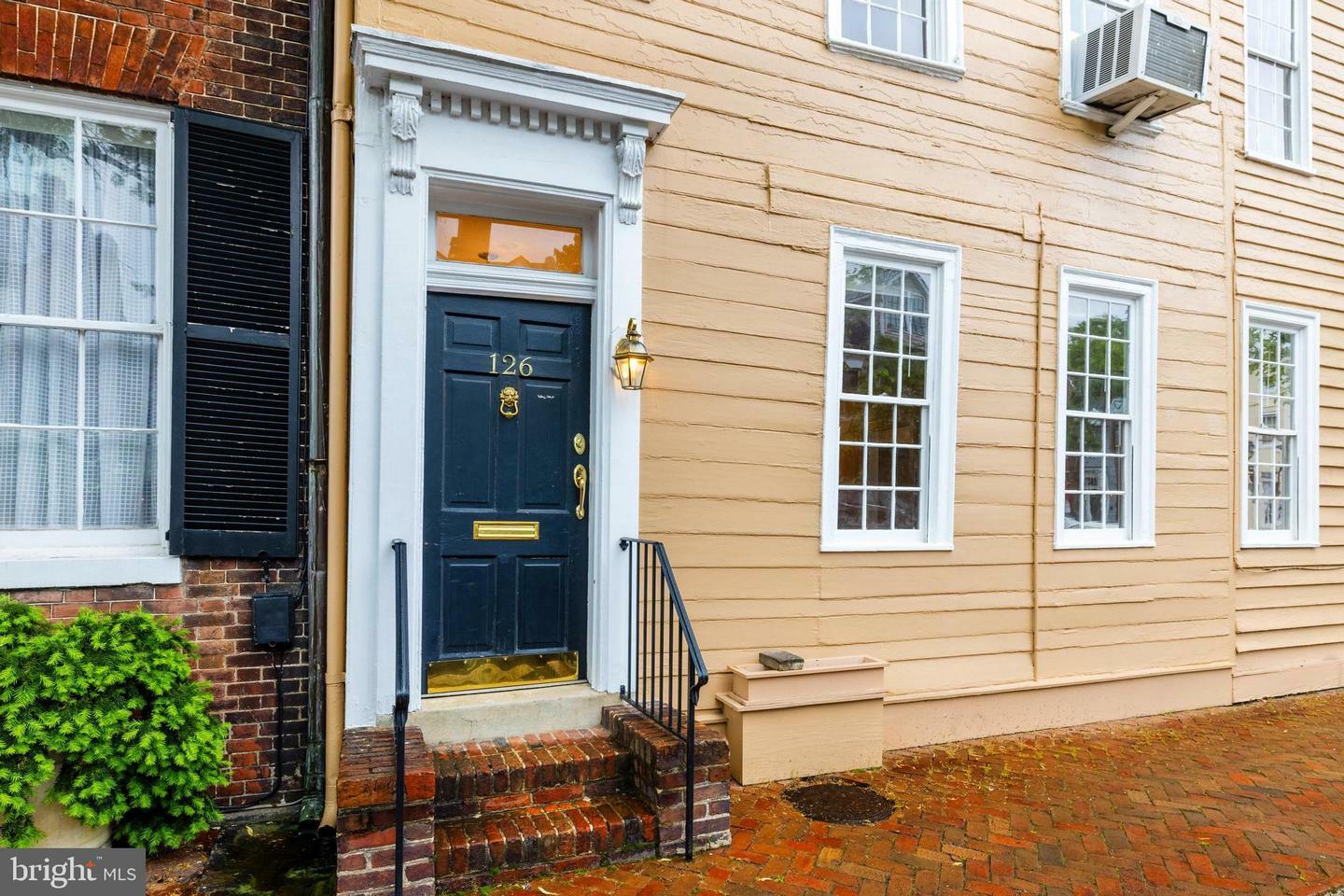 Property Photo: 126 S Fairfax Street 2 VA 22314