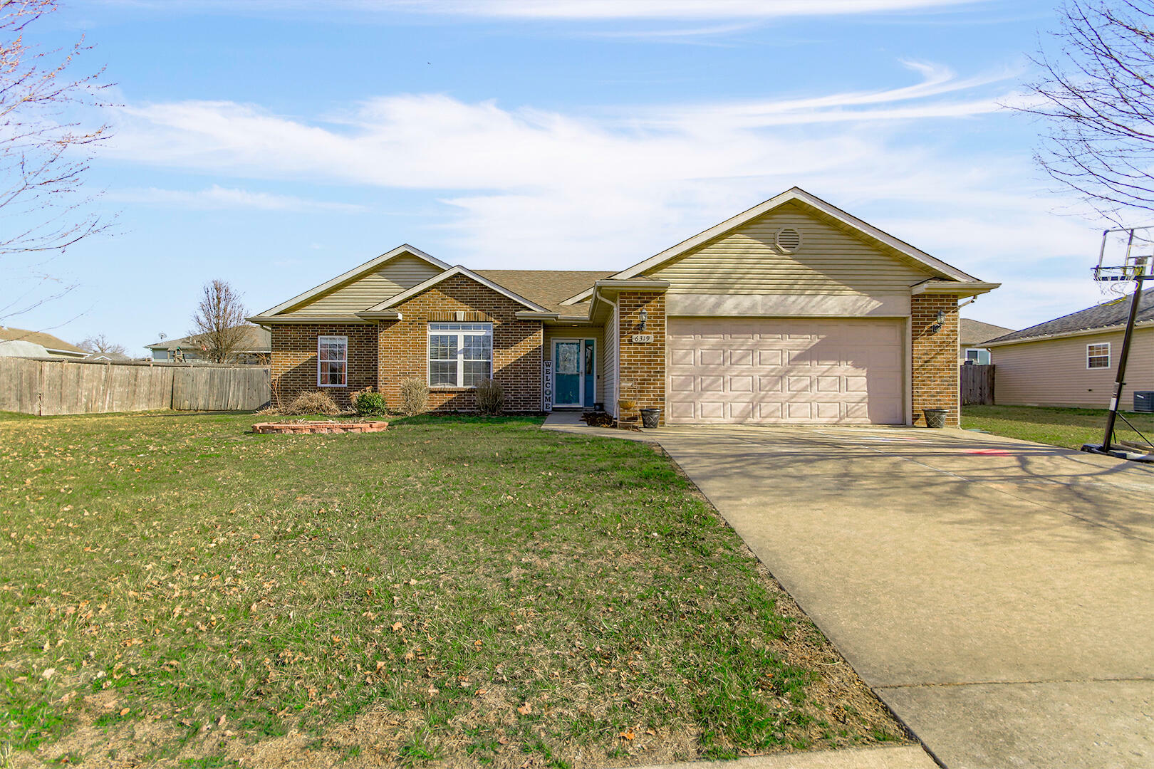 Property Photo: 6319 Brooke Dr MO 65255